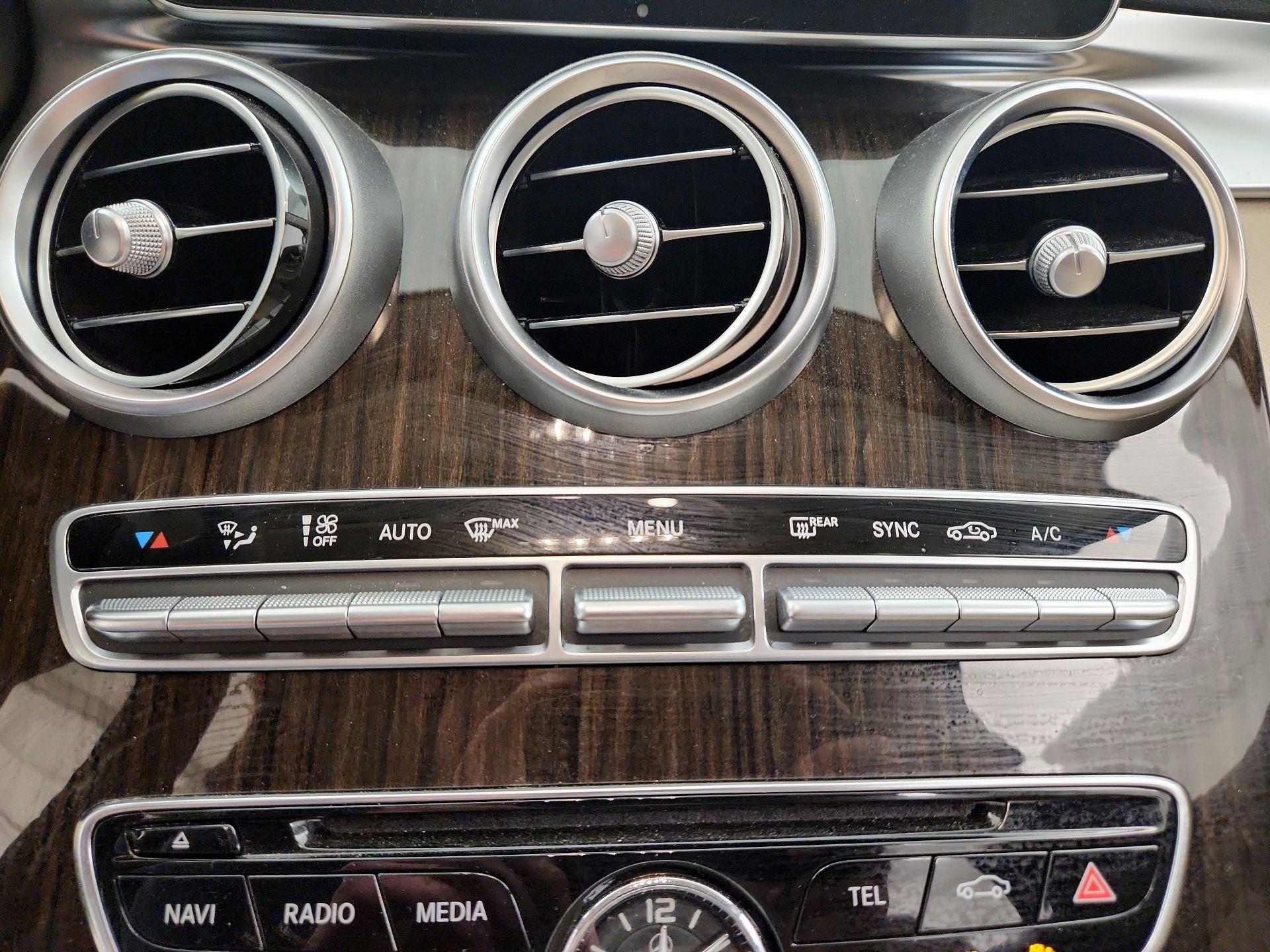 Thumbnail: 2015 Mercedes-Benz C-Class - 17