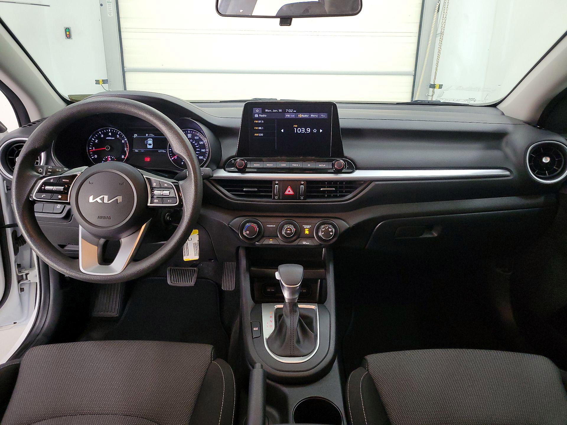 Thumbnail: 2023 Kia Forte - 9