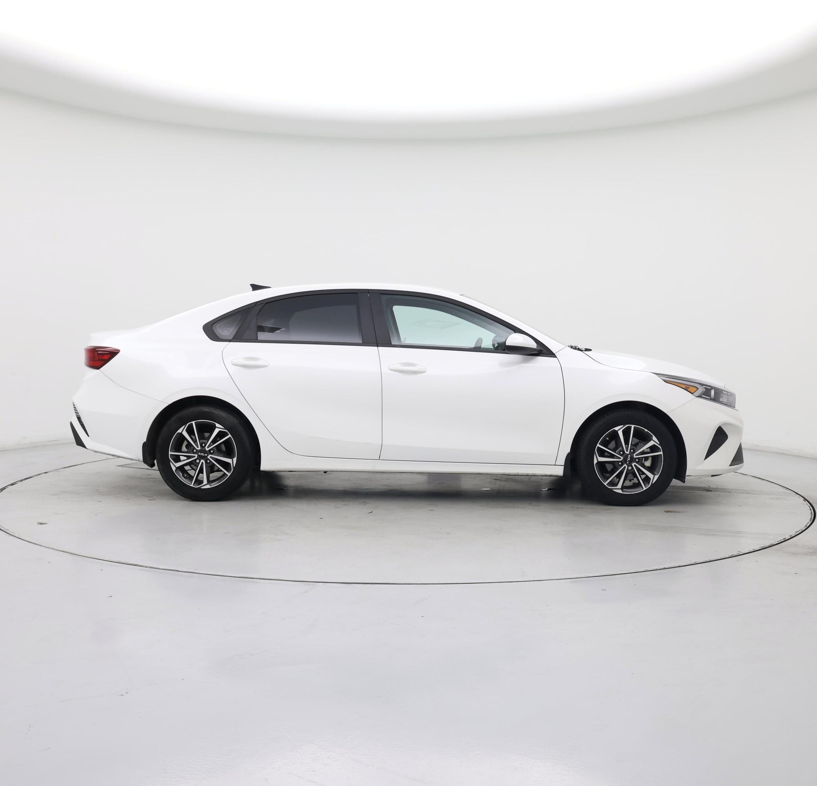 Thumbnail: 2023 Kia Forte - 7