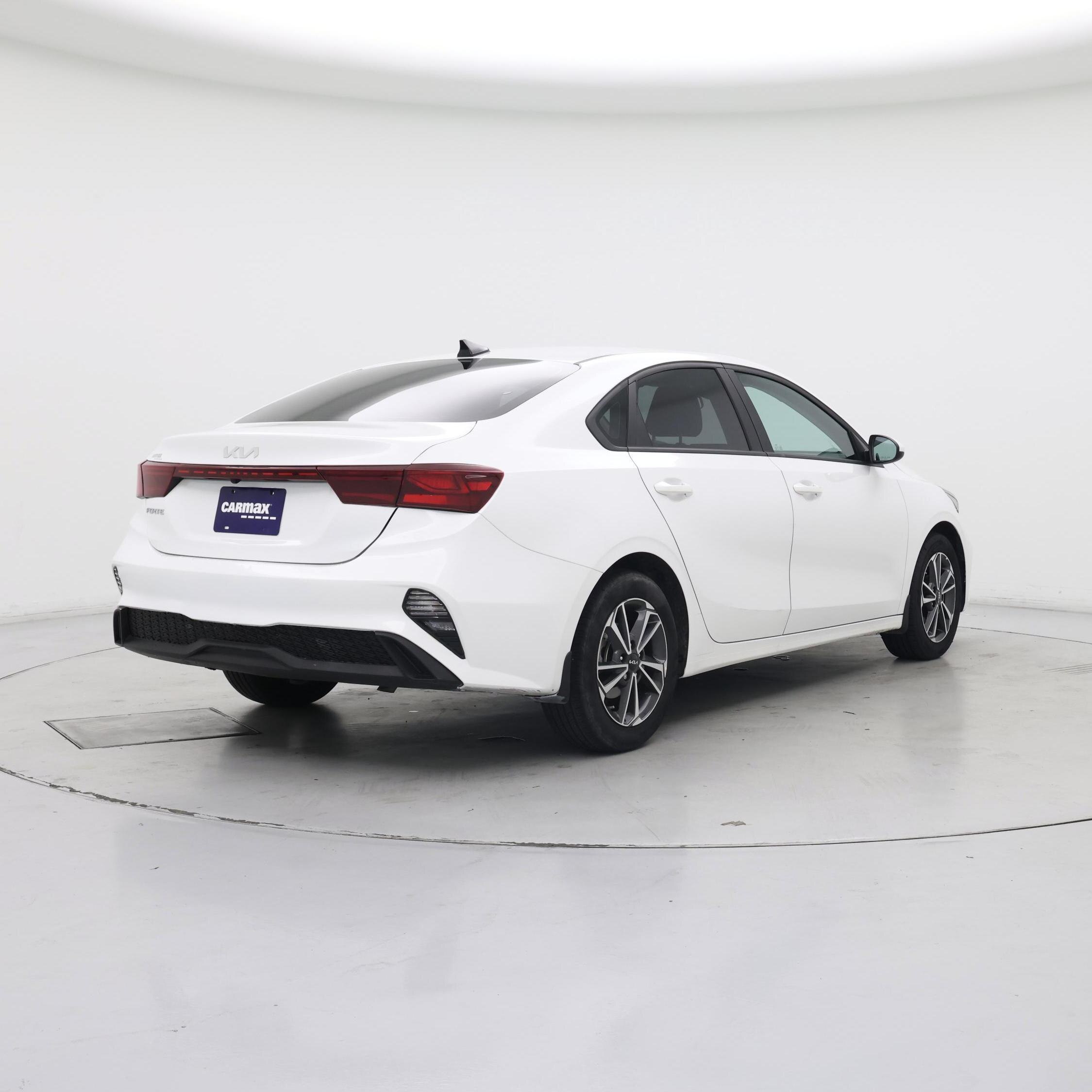 Thumbnail: 2023 Kia Forte - 8