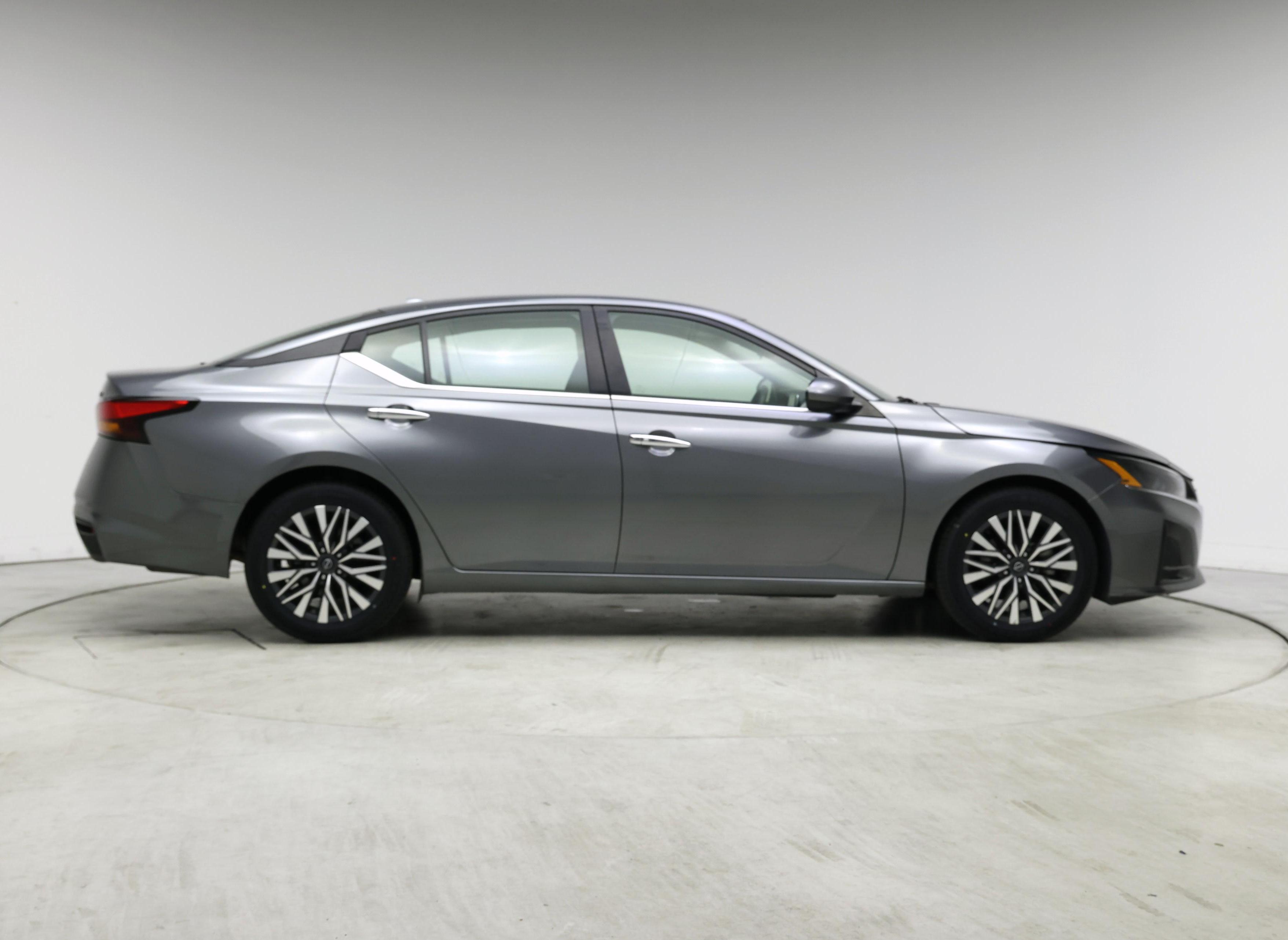 Thumbnail: 2023 Nissan Altima - 7