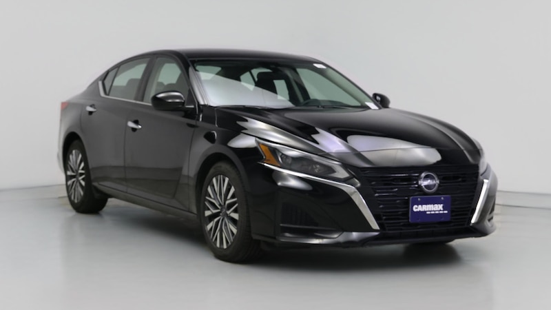 2023 Nissan Altima SV Hero Image