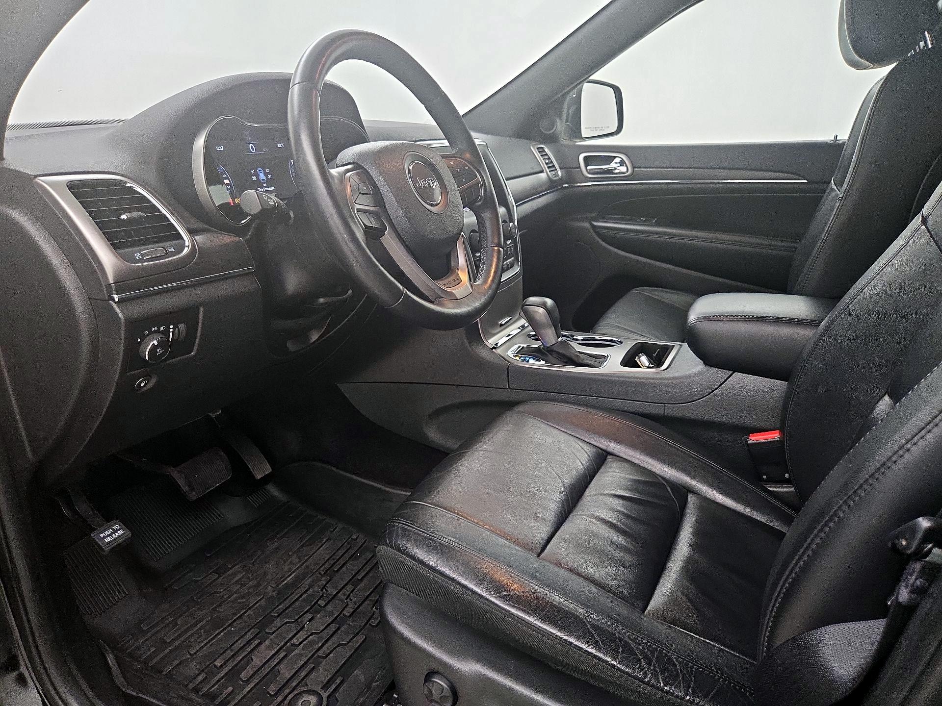 Thumbnail: 2018 Jeep Grand Cherokee - 11