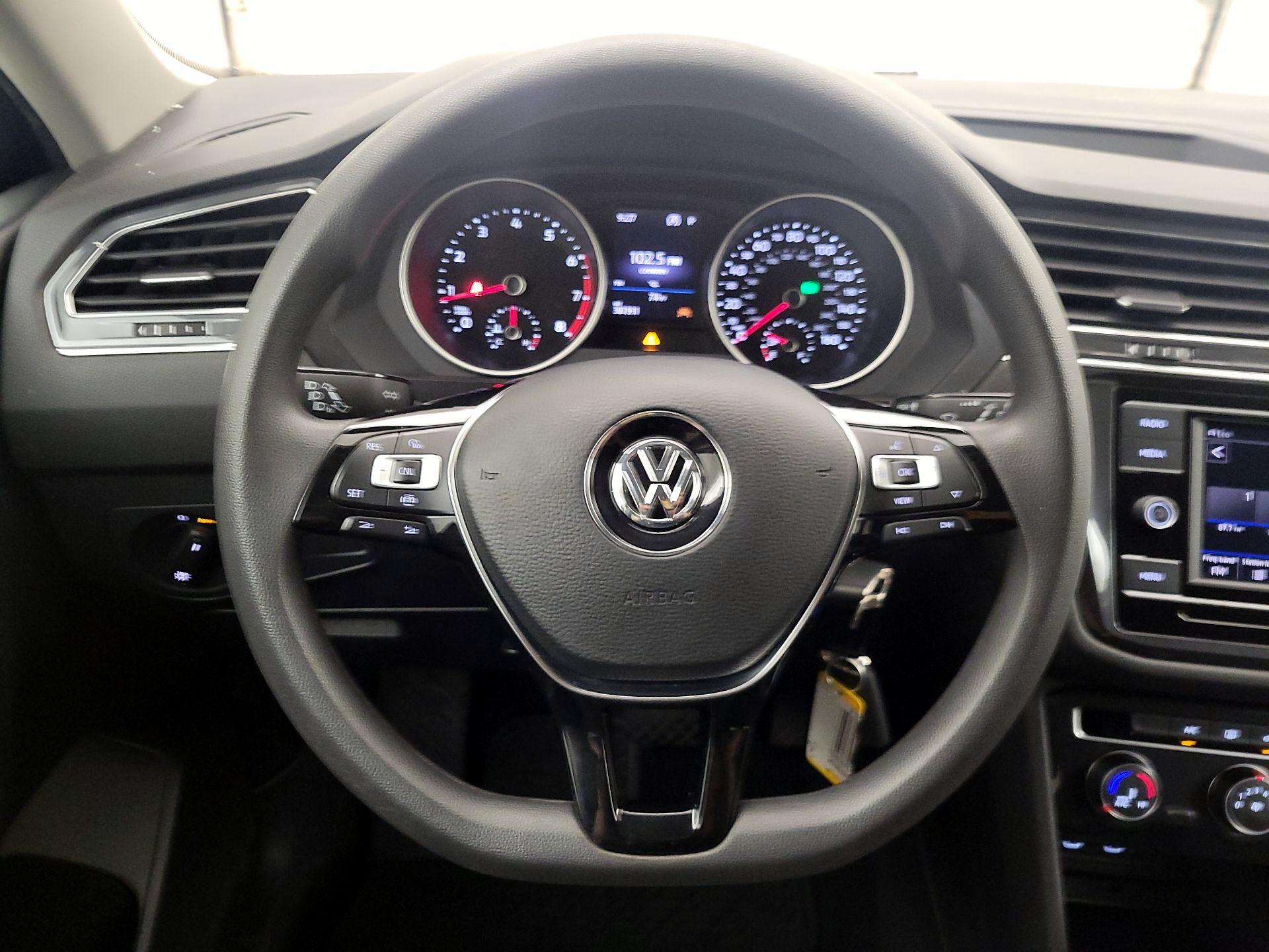 Thumbnail: 2021 Volkswagen Tiguan - 10