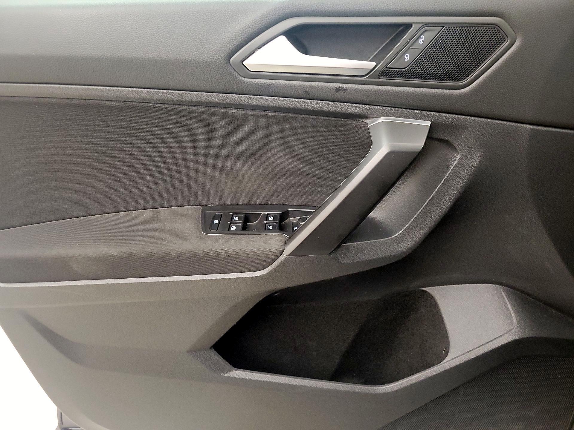 Thumbnail: 2021 Volkswagen Tiguan - 12