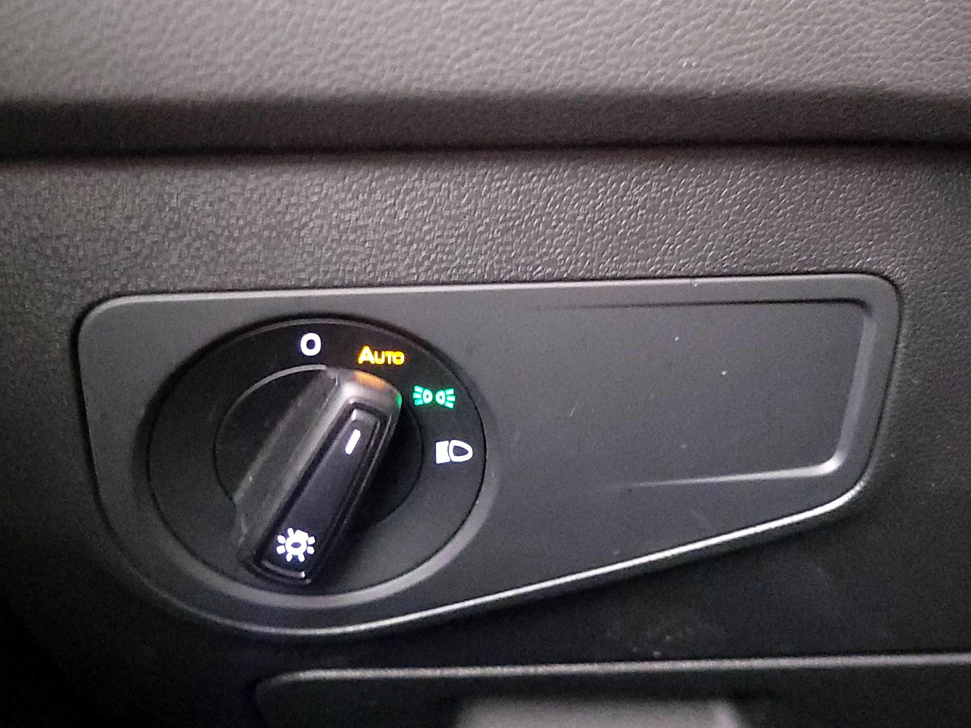 Thumbnail: 2021 Volkswagen Tiguan - 13