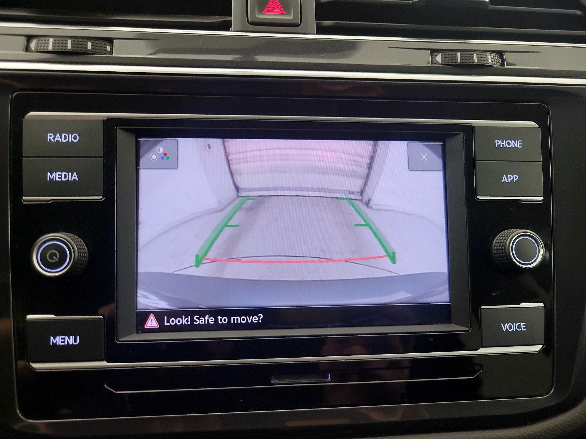 Thumbnail: 2021 Volkswagen Tiguan - 14