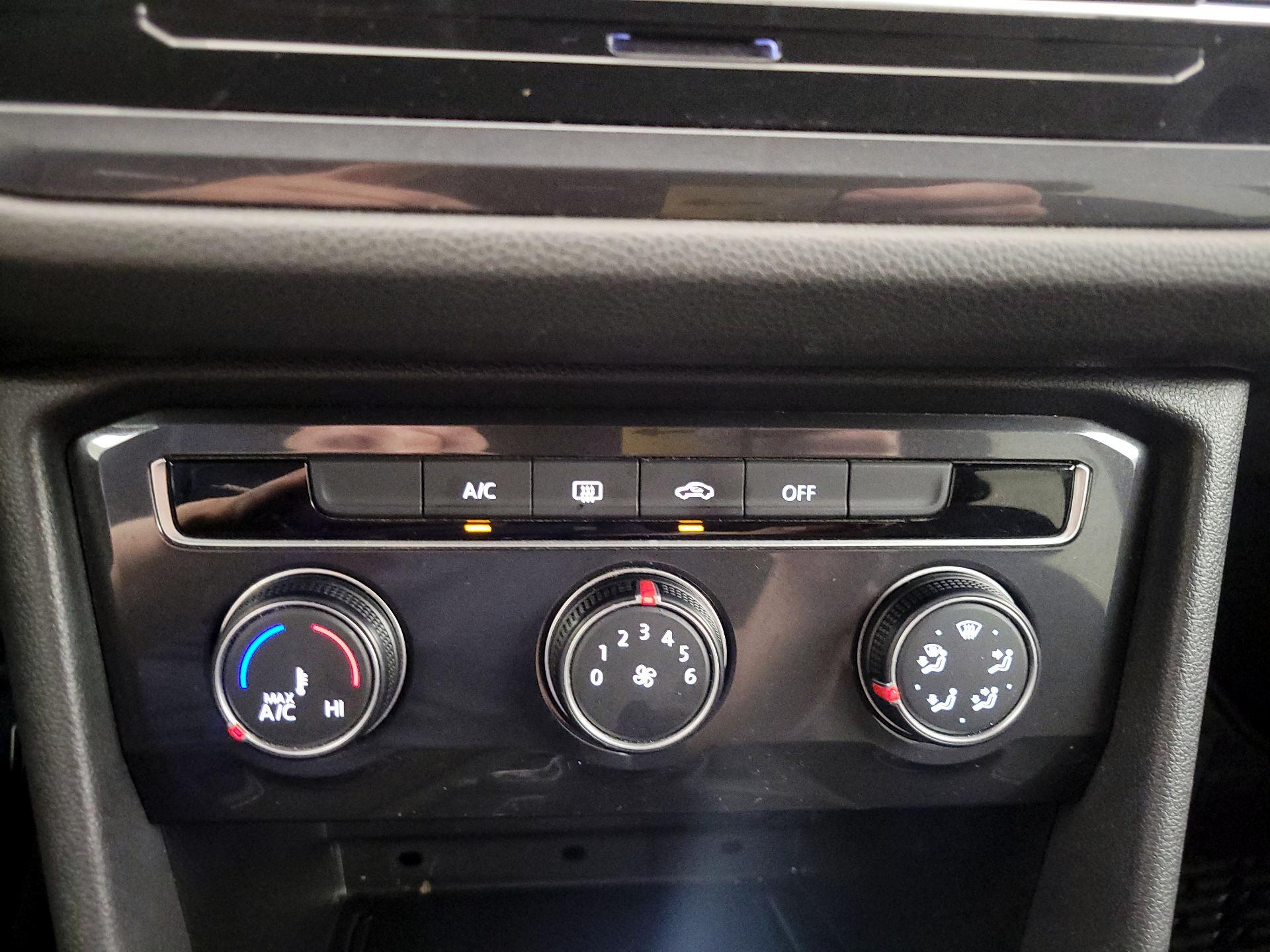 Thumbnail: 2021 Volkswagen Tiguan - 16