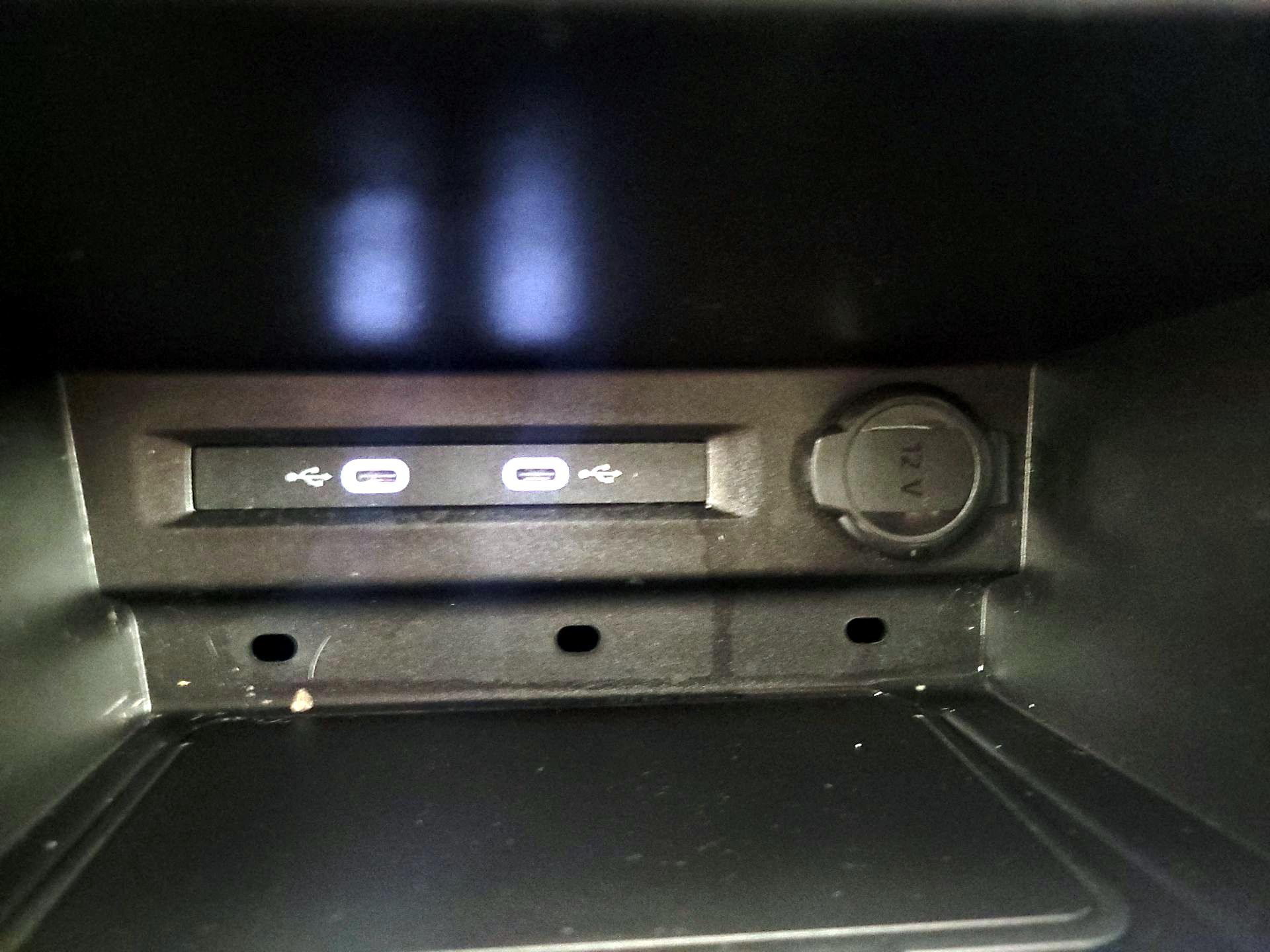 Thumbnail: 2021 Volkswagen Tiguan - 18