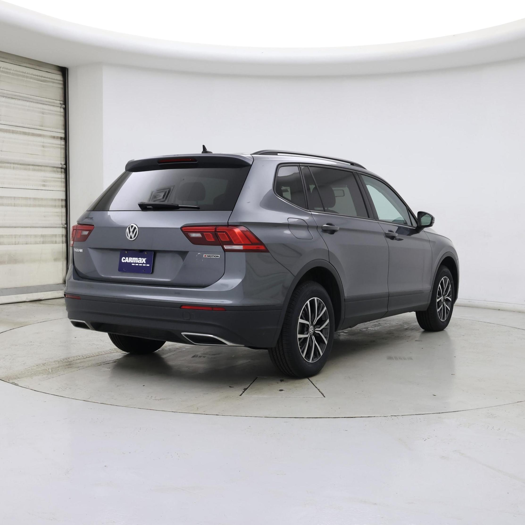 Thumbnail: 2021 Volkswagen Tiguan - 8