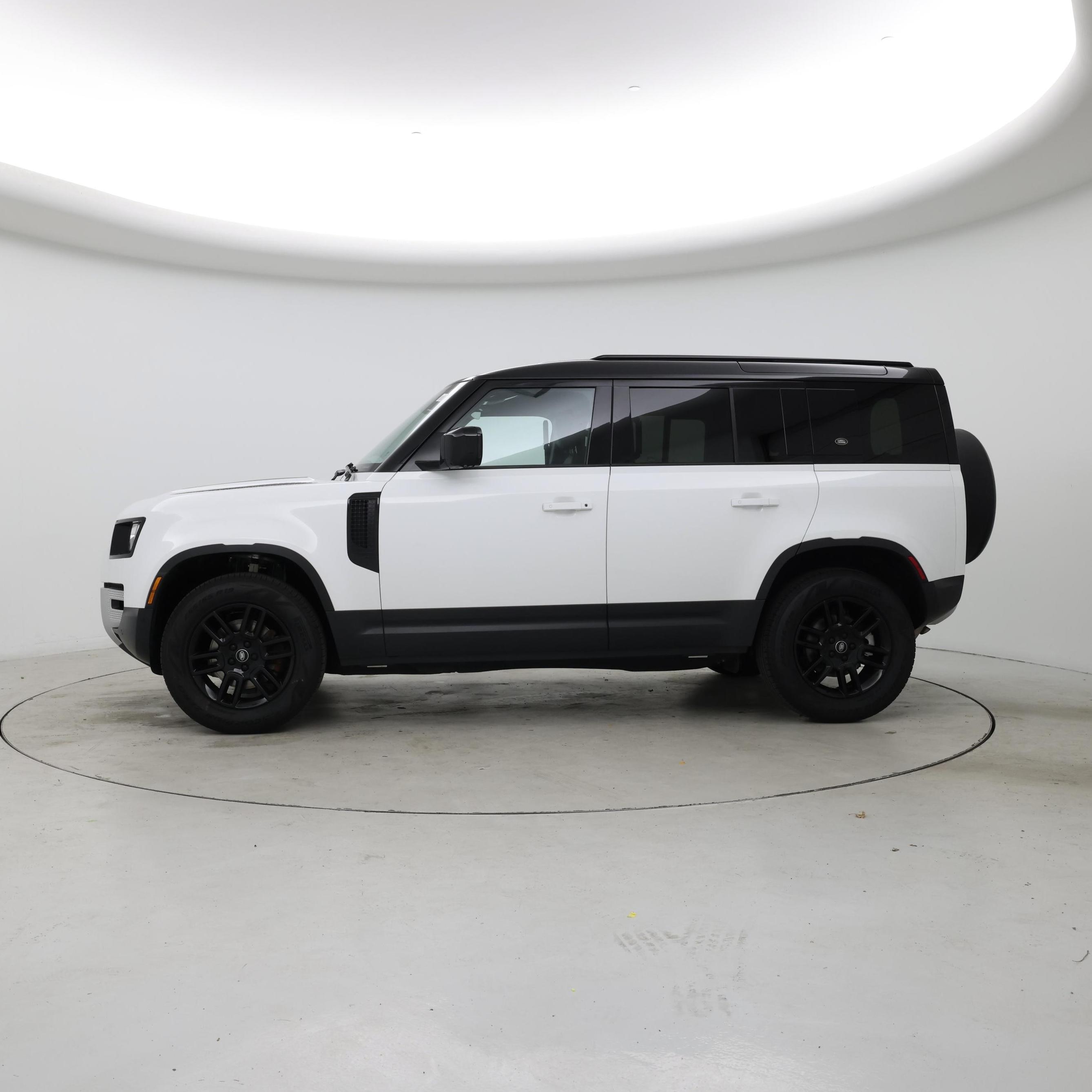 Thumbnail: 2023 Land Rover Defender - 3