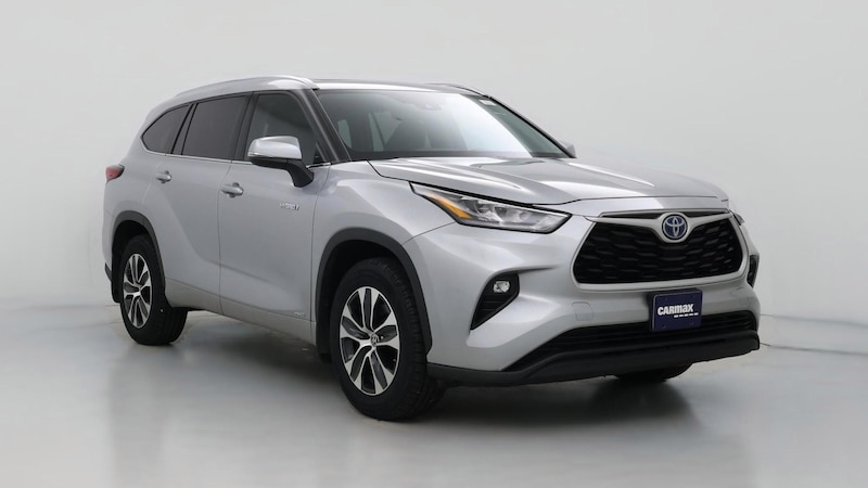 2020 Toyota Highlander XLE Hero Image
