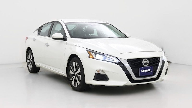 2022 Nissan Altima SV Hero Image