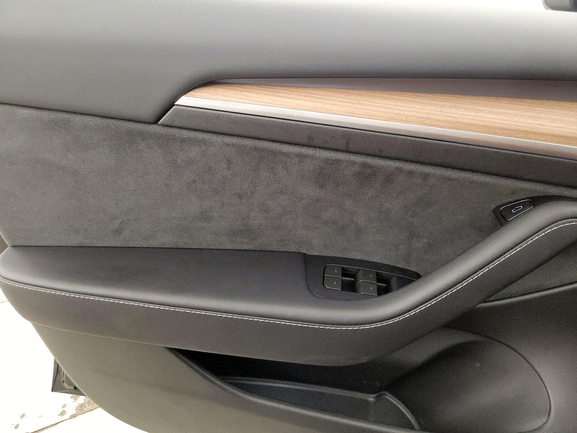 Thumbnail: 2022 Tesla Model 3 - 12