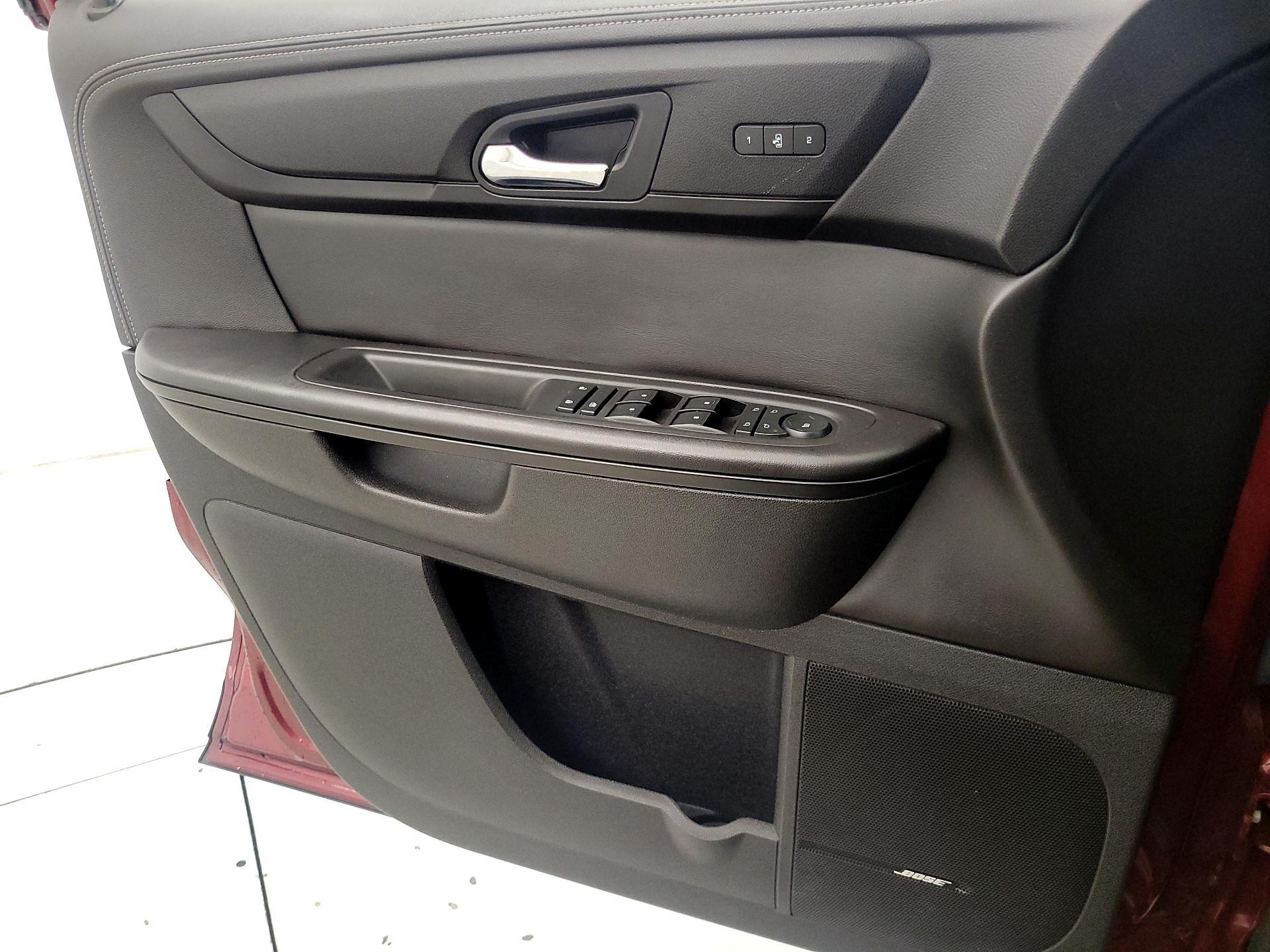 Thumbnail: 2017 Chevrolet Traverse - 12