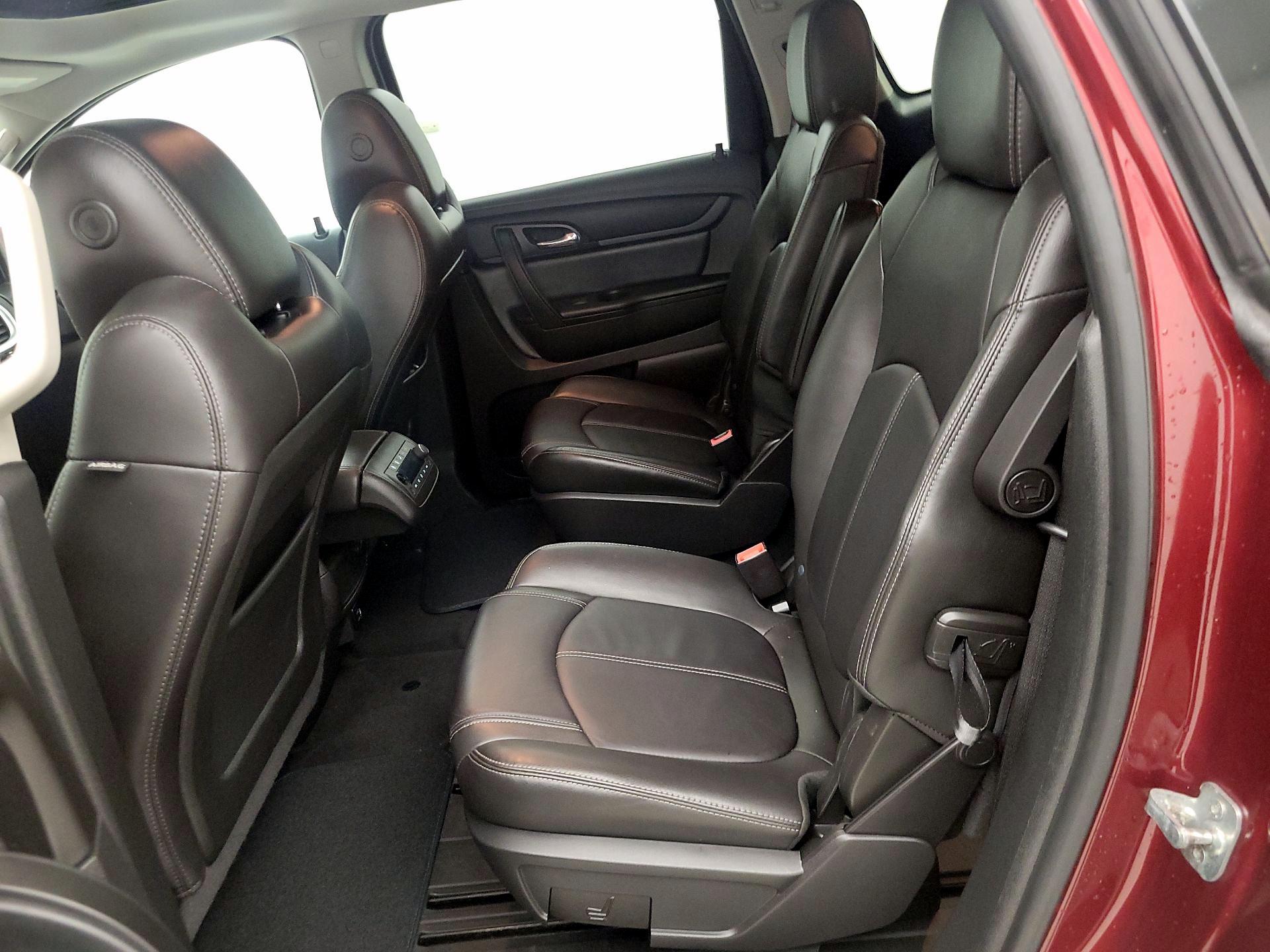 Thumbnail: 2017 Chevrolet Traverse - 20