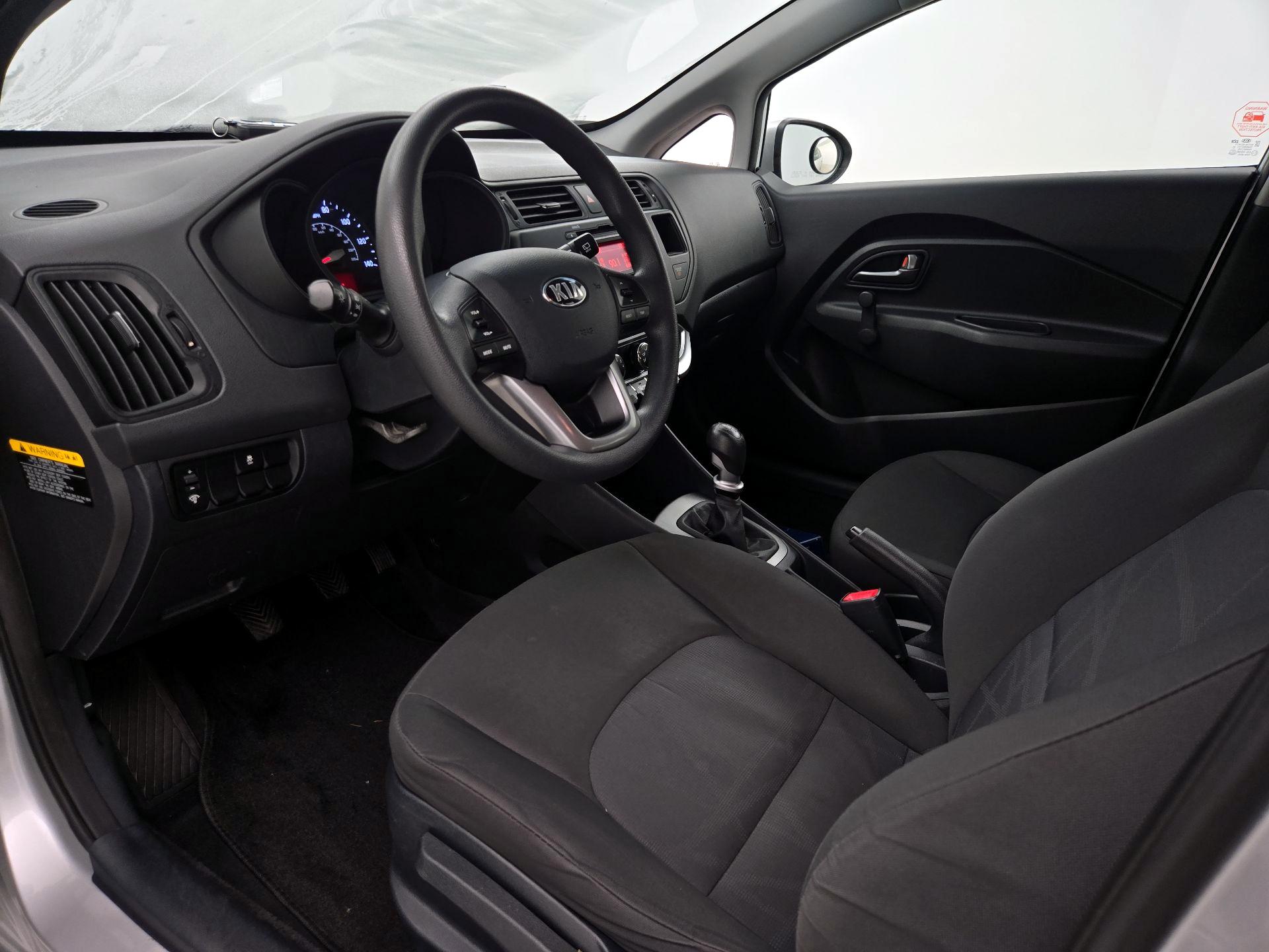 Thumbnail: 2015 Kia Rio - 11