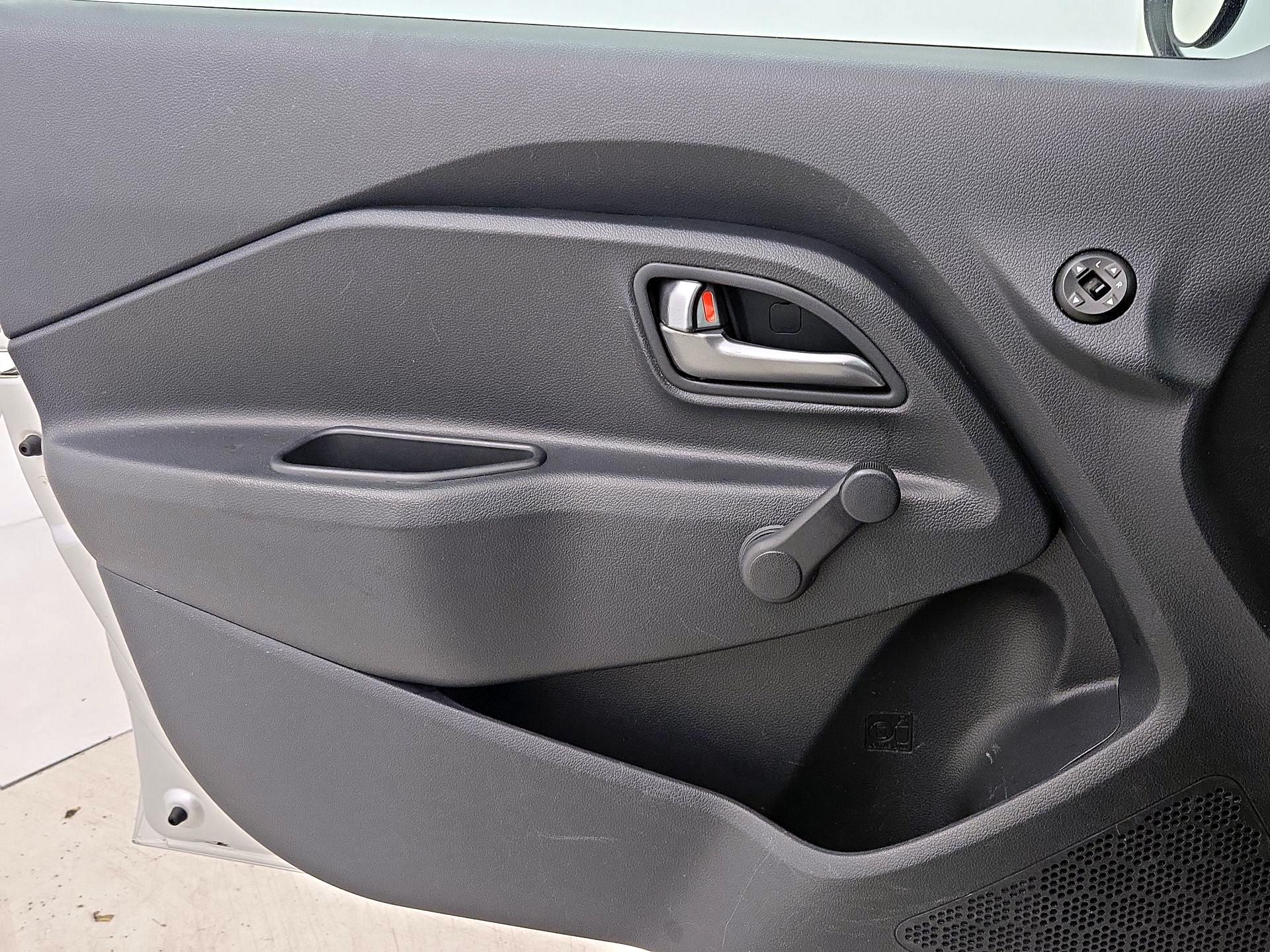 Thumbnail: 2015 Kia Rio - 12