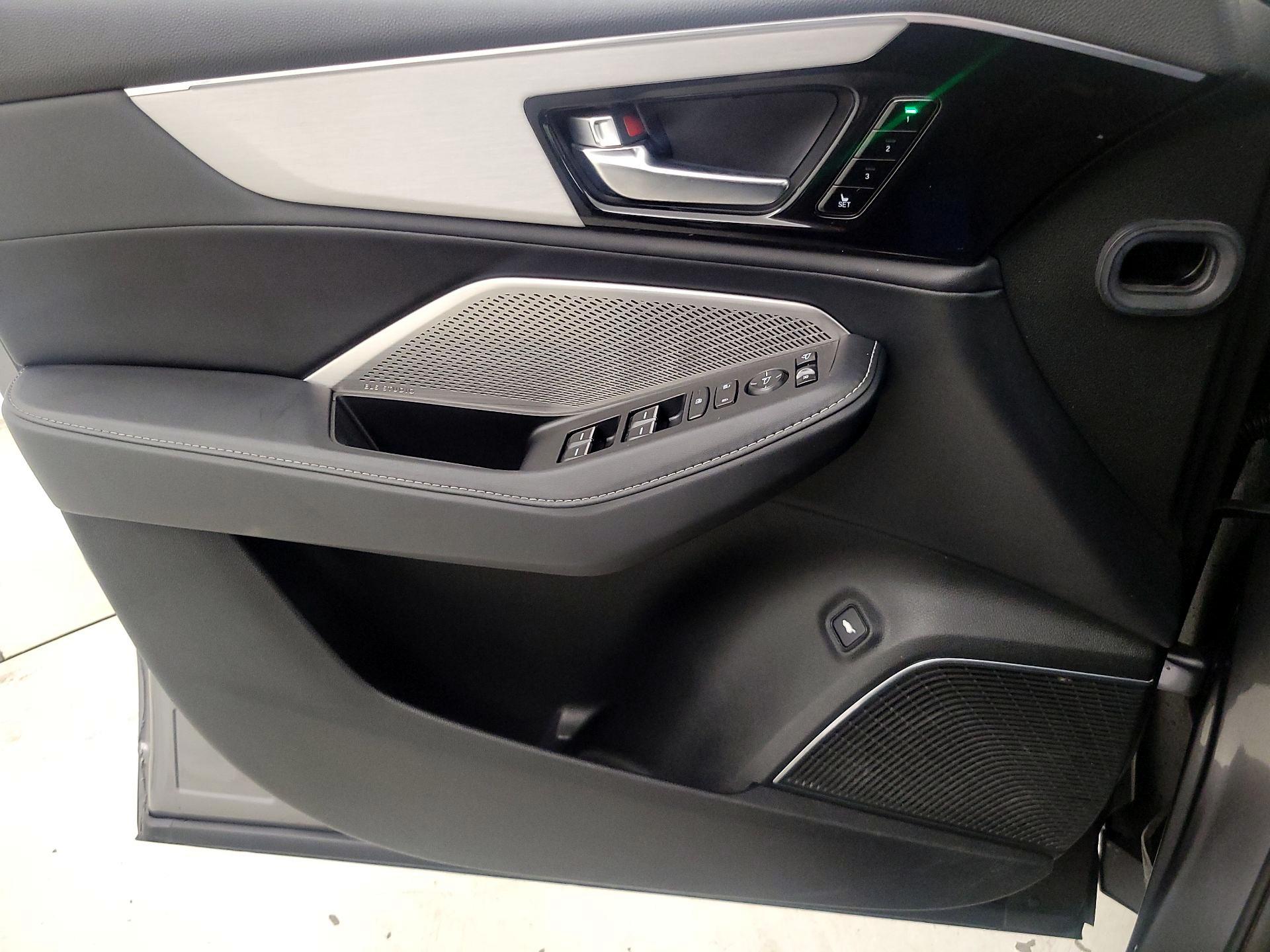 Thumbnail: 2023 Acura MDX - 12