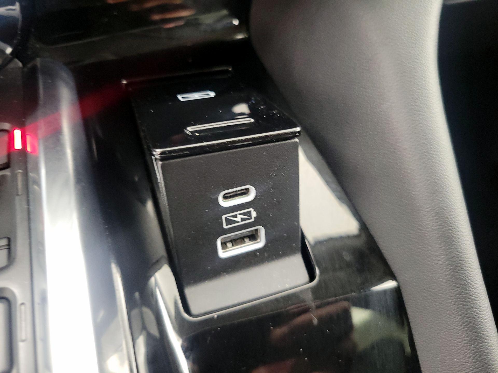 Thumbnail: 2023 Acura MDX - 19