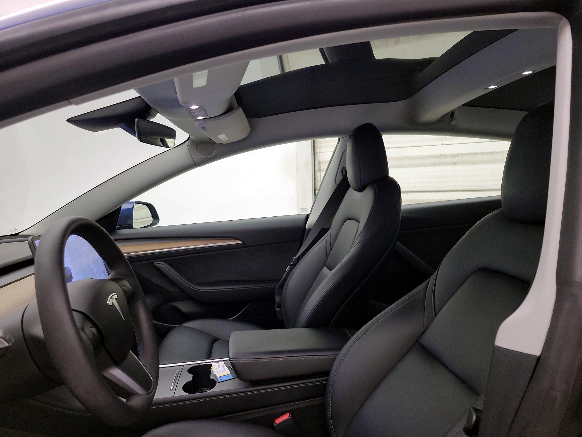 Thumbnail: 2021 Tesla Model 3 - 17