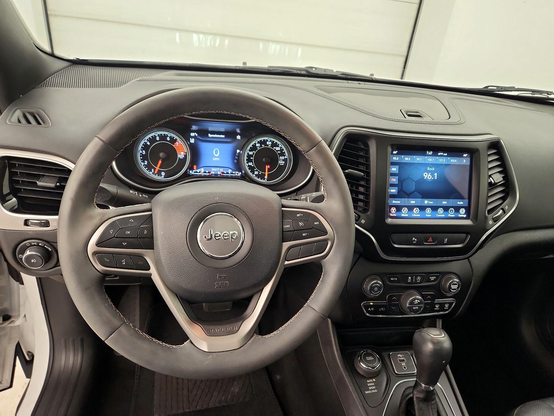 Thumbnail: 2021 Jeep Cherokee - 10
