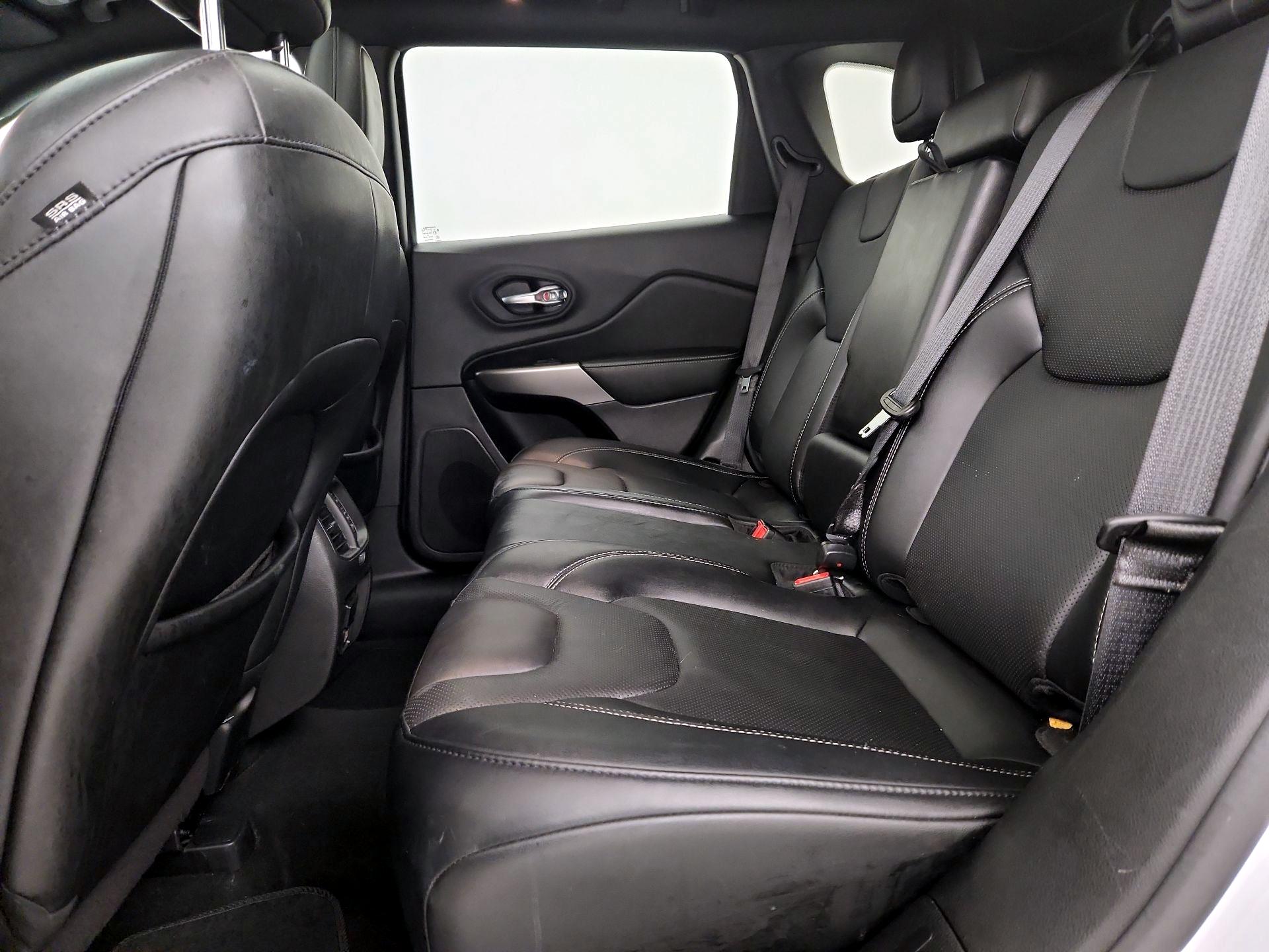Thumbnail: 2021 Jeep Cherokee - 20