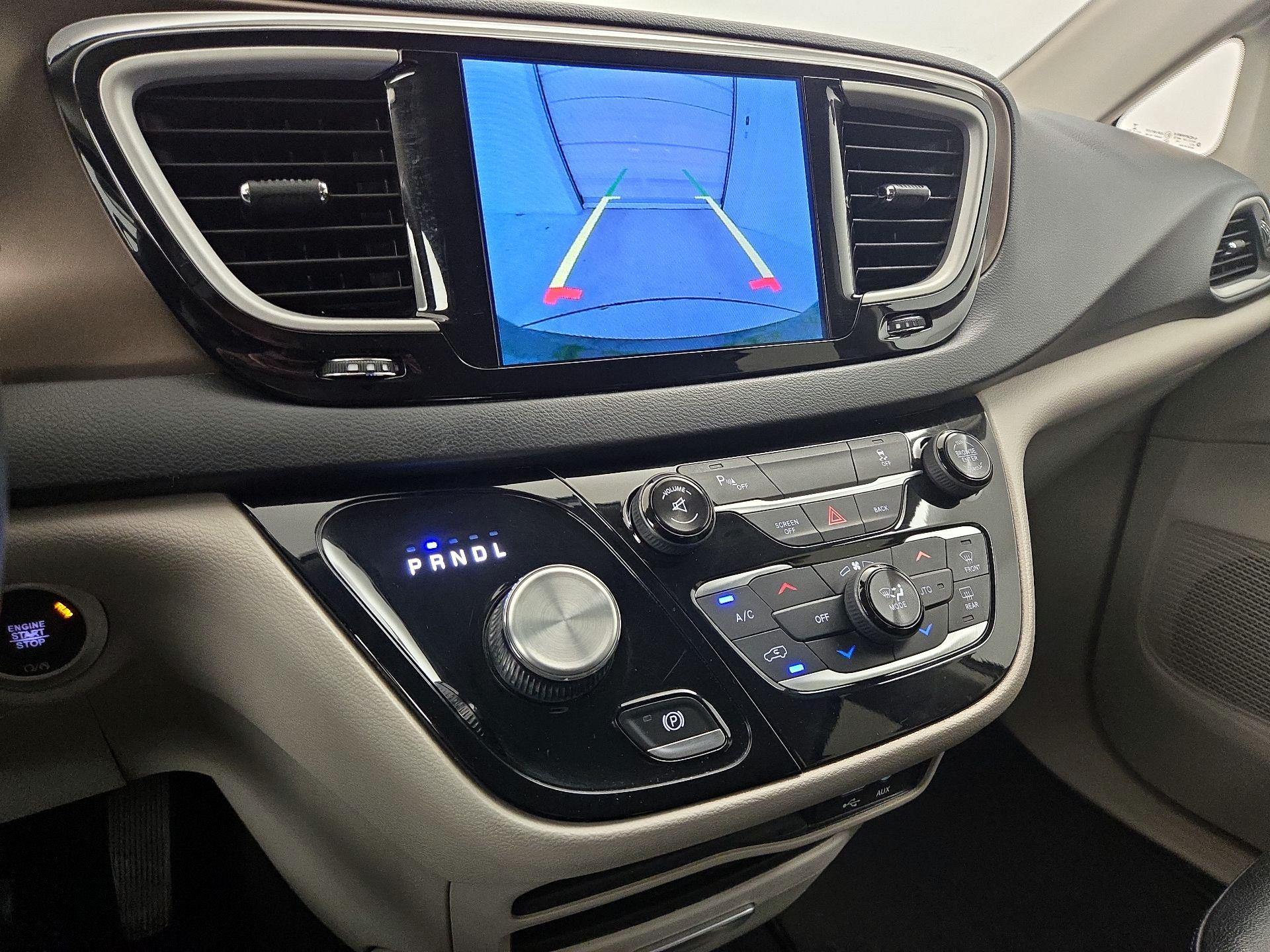 Thumbnail: 2017 Chrysler Pacifica - 14