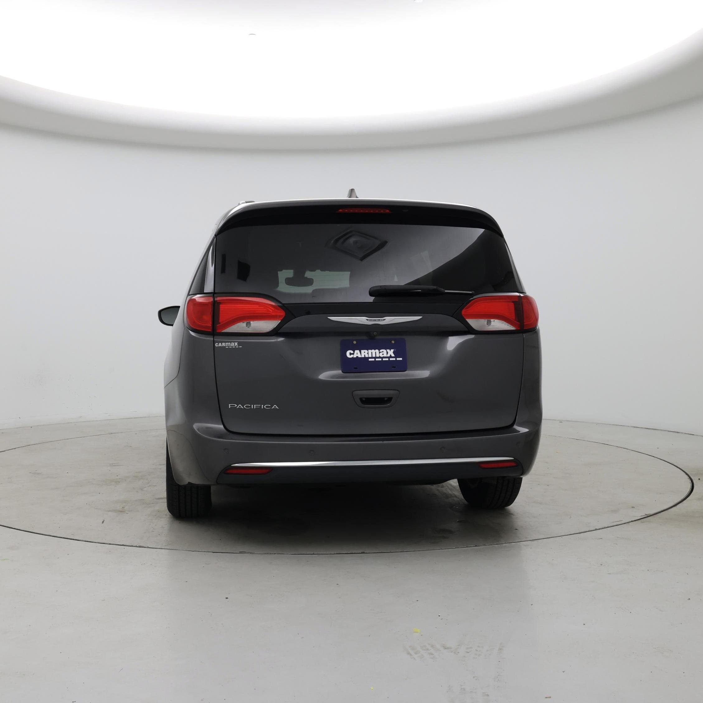 Thumbnail: 2017 Chrysler Pacifica - 6