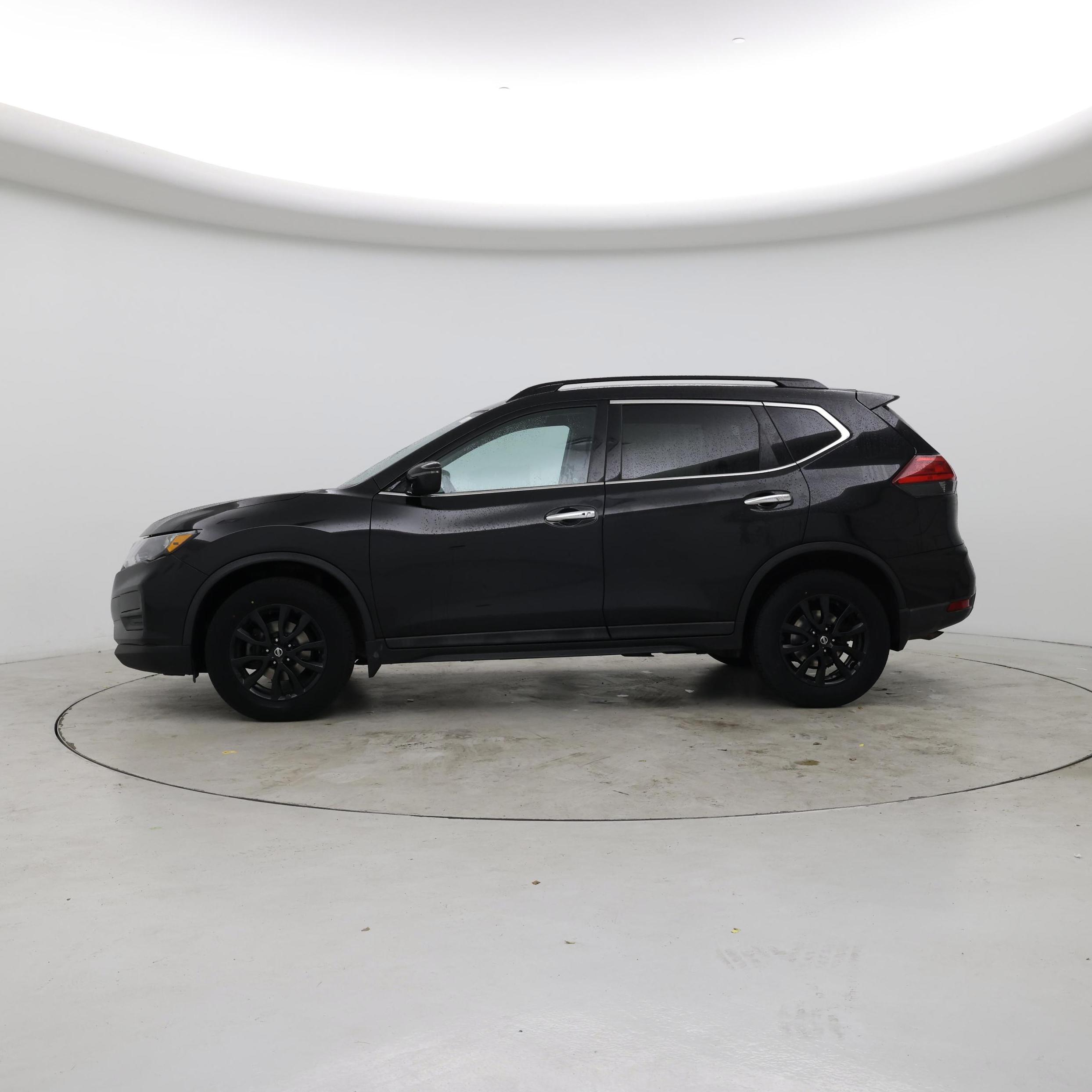 Thumbnail: 2017 Nissan Rogue - 3