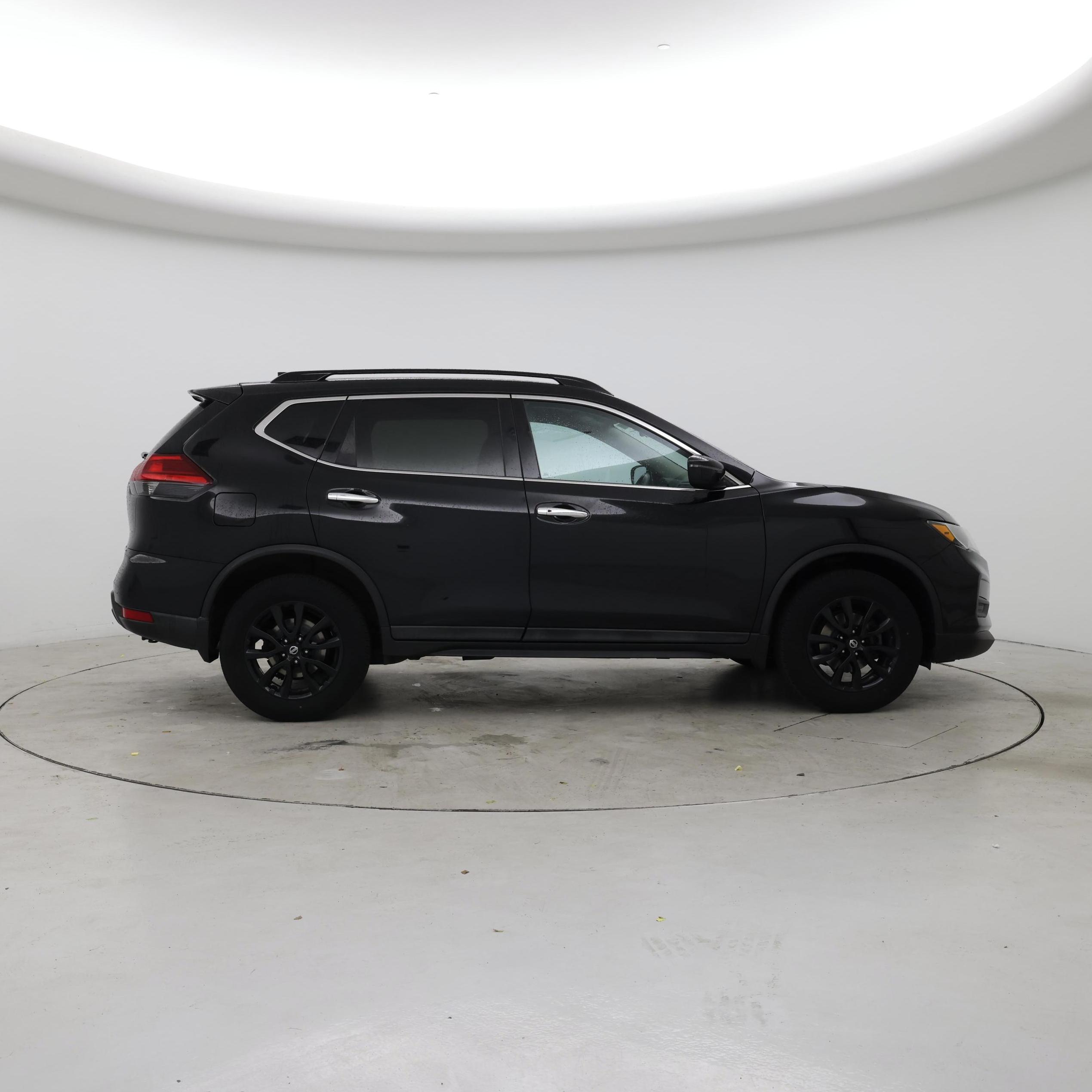 Thumbnail: 2017 Nissan Rogue - 7