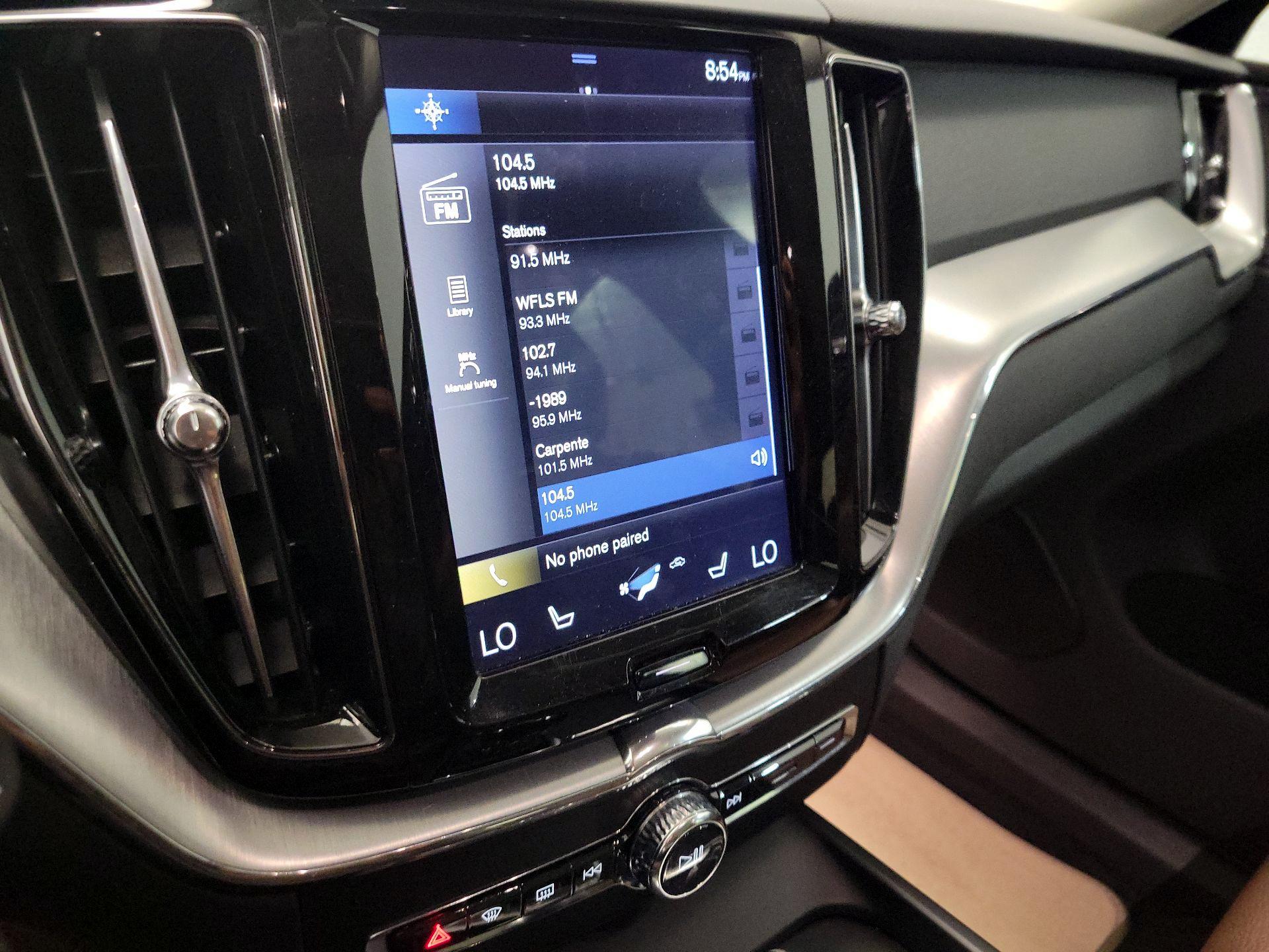 Thumbnail: 2019 Volvo XC60 - 16