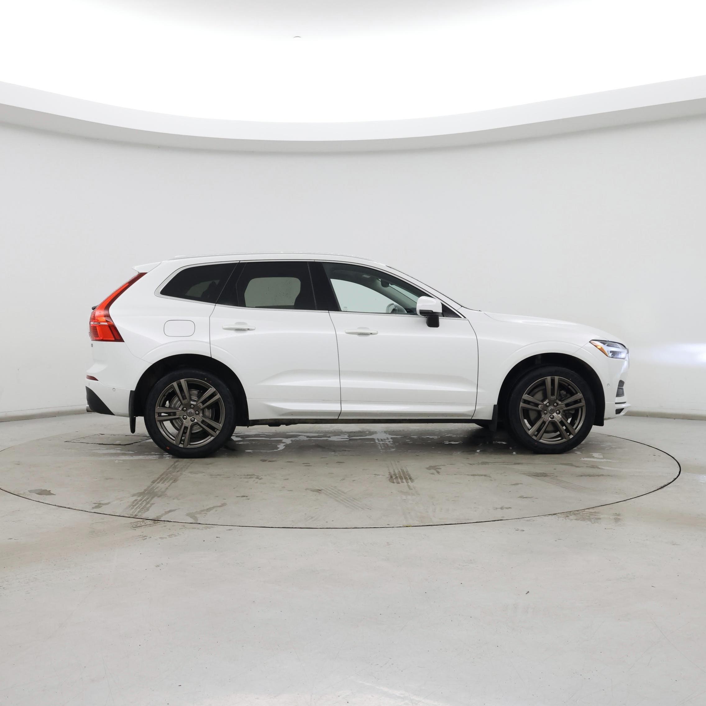 Thumbnail: 2019 Volvo XC60 - 7