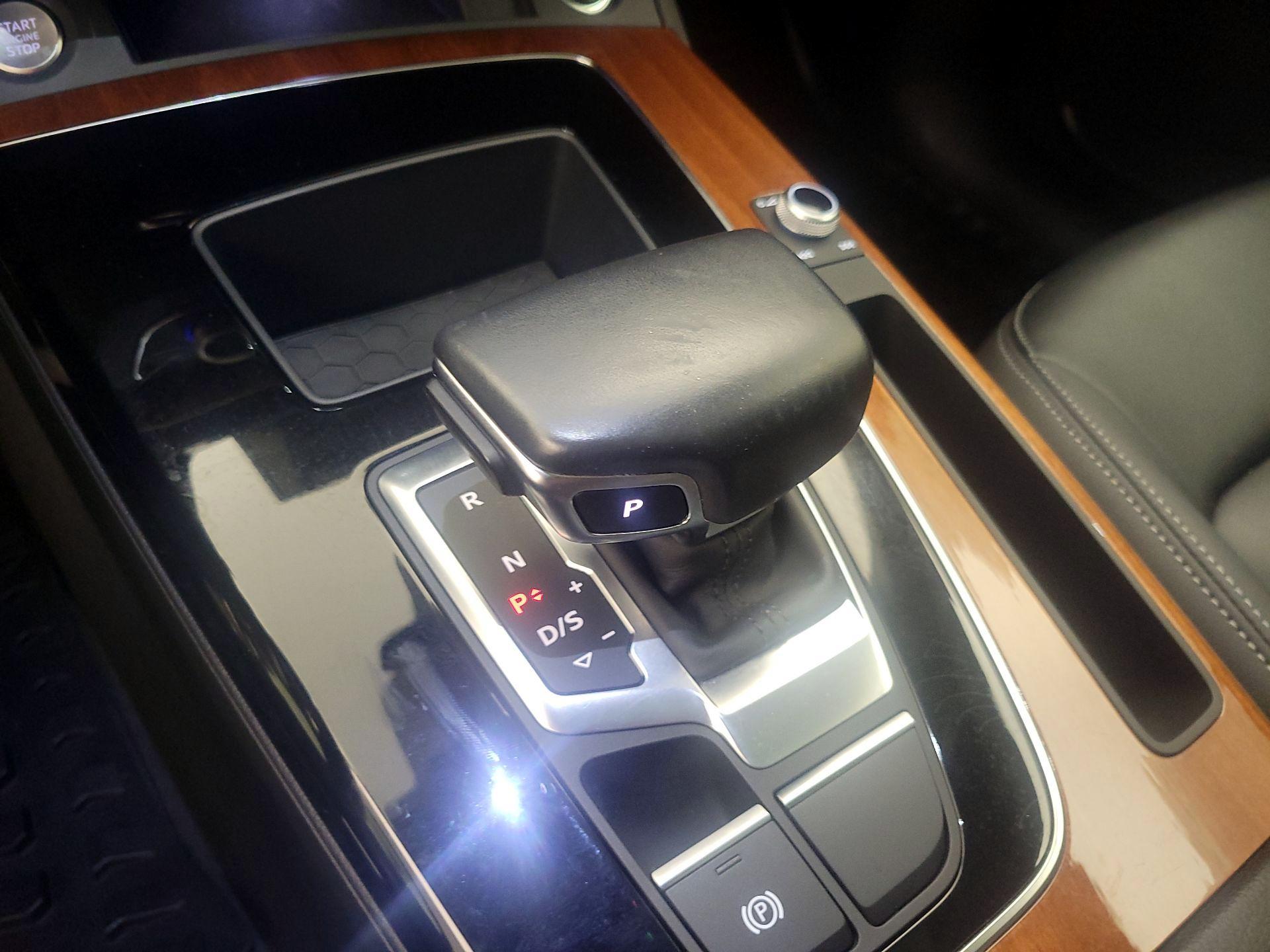 Thumbnail: 2022 Audi Q5 - 17