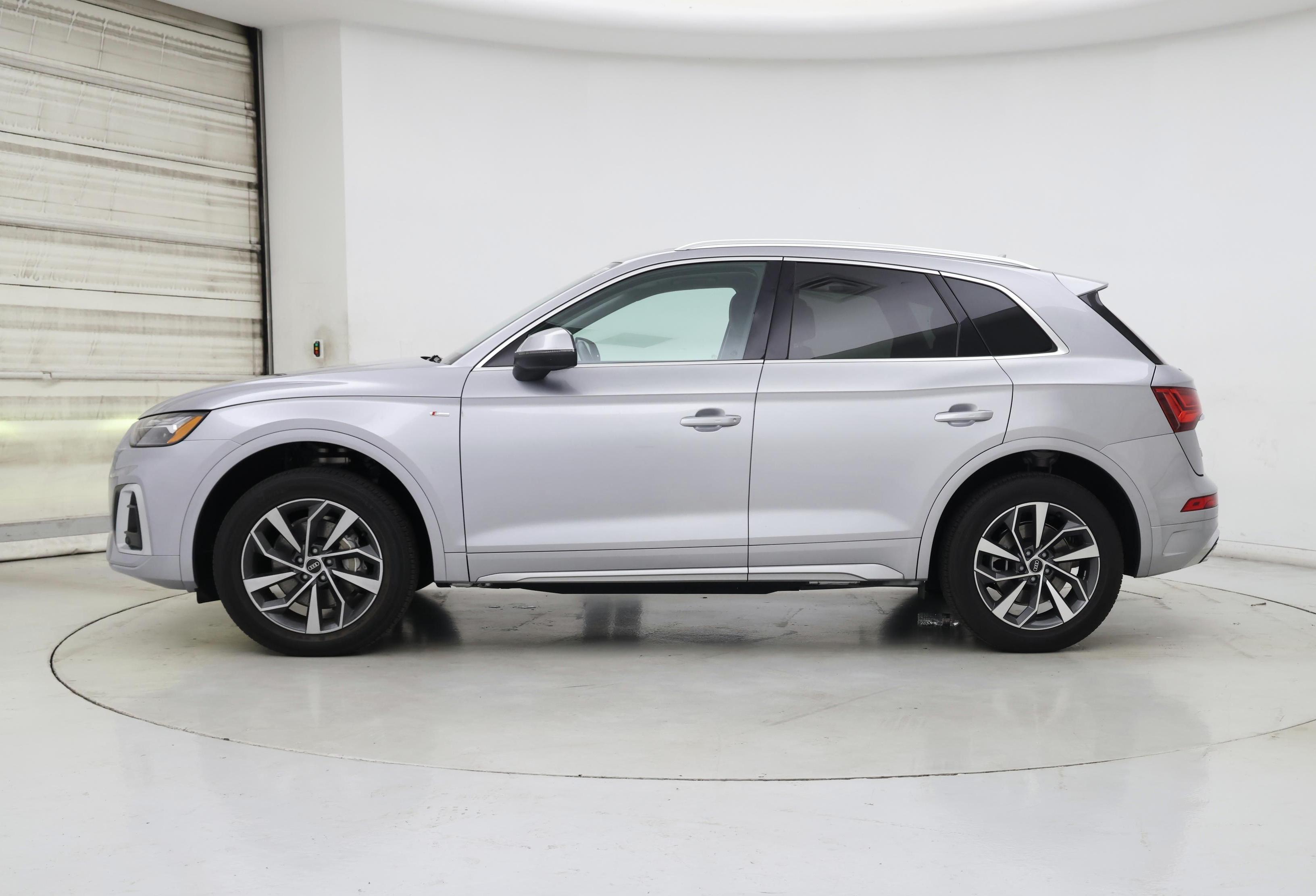 Thumbnail: 2022 Audi Q5 - 3