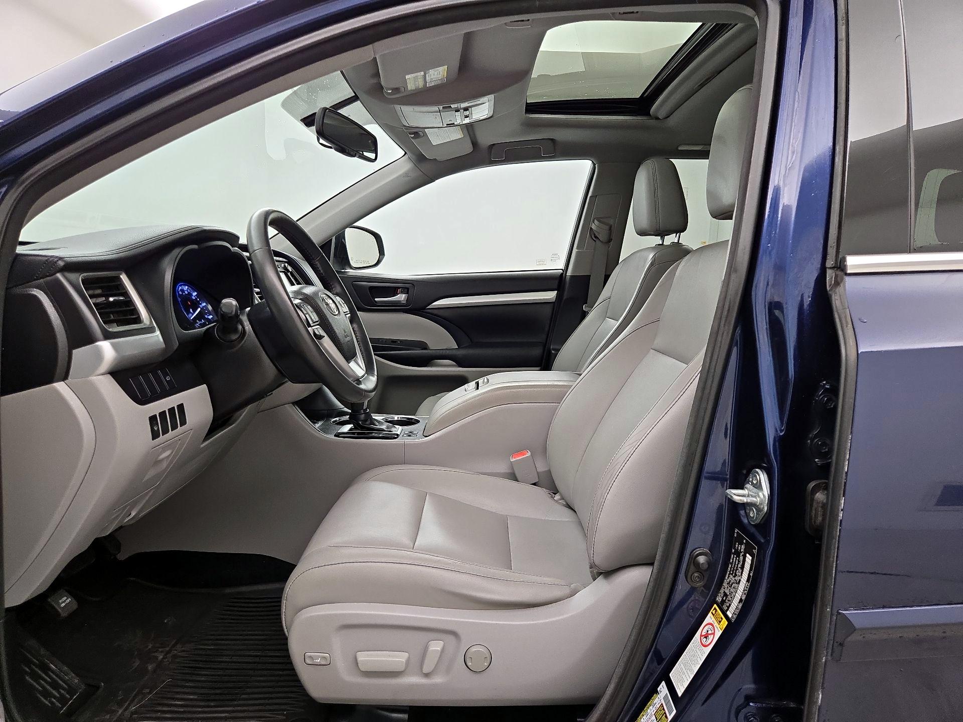 Thumbnail: 2015 Toyota Highlander - 11