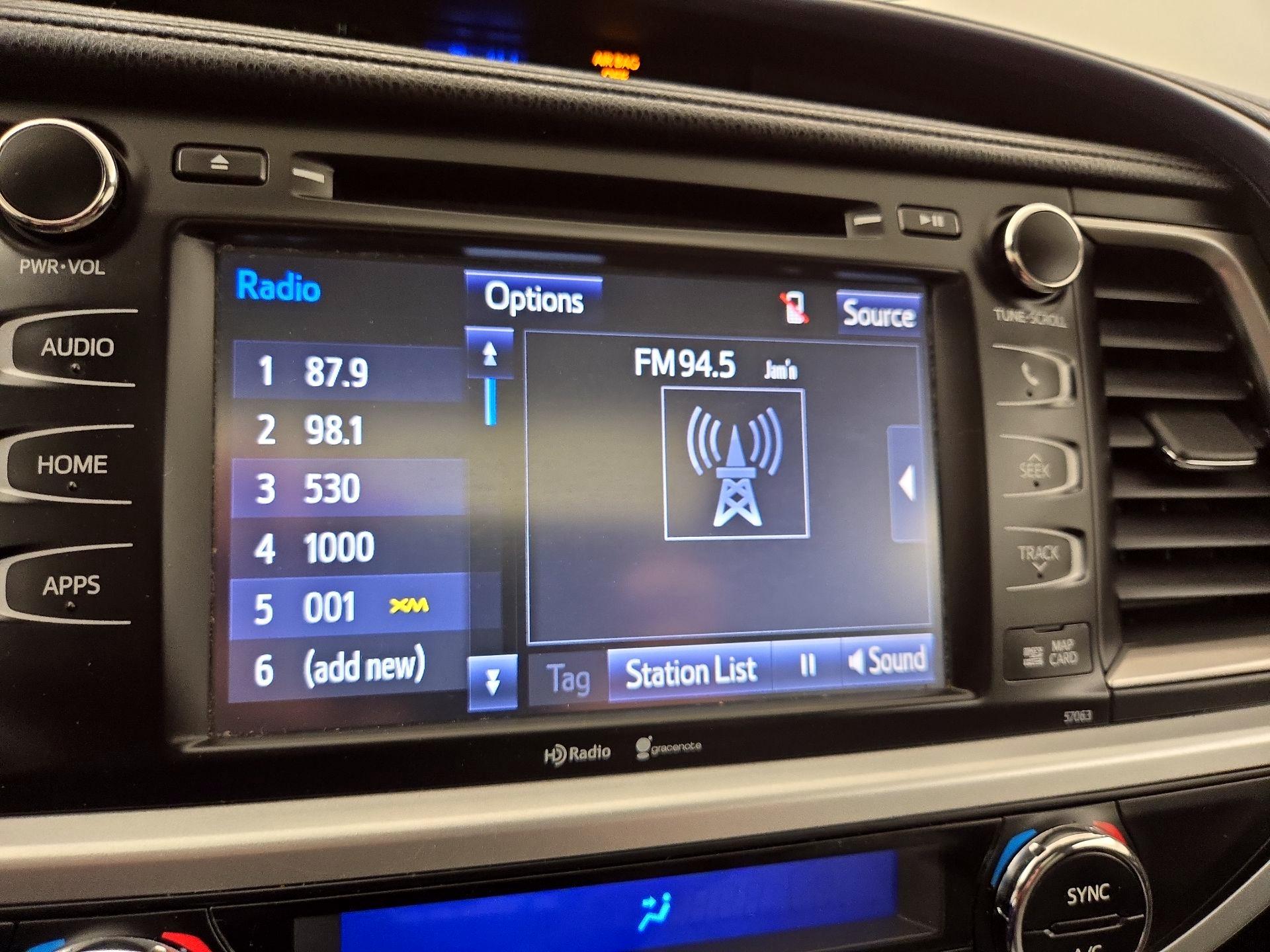 Thumbnail: 2015 Toyota Highlander - 15