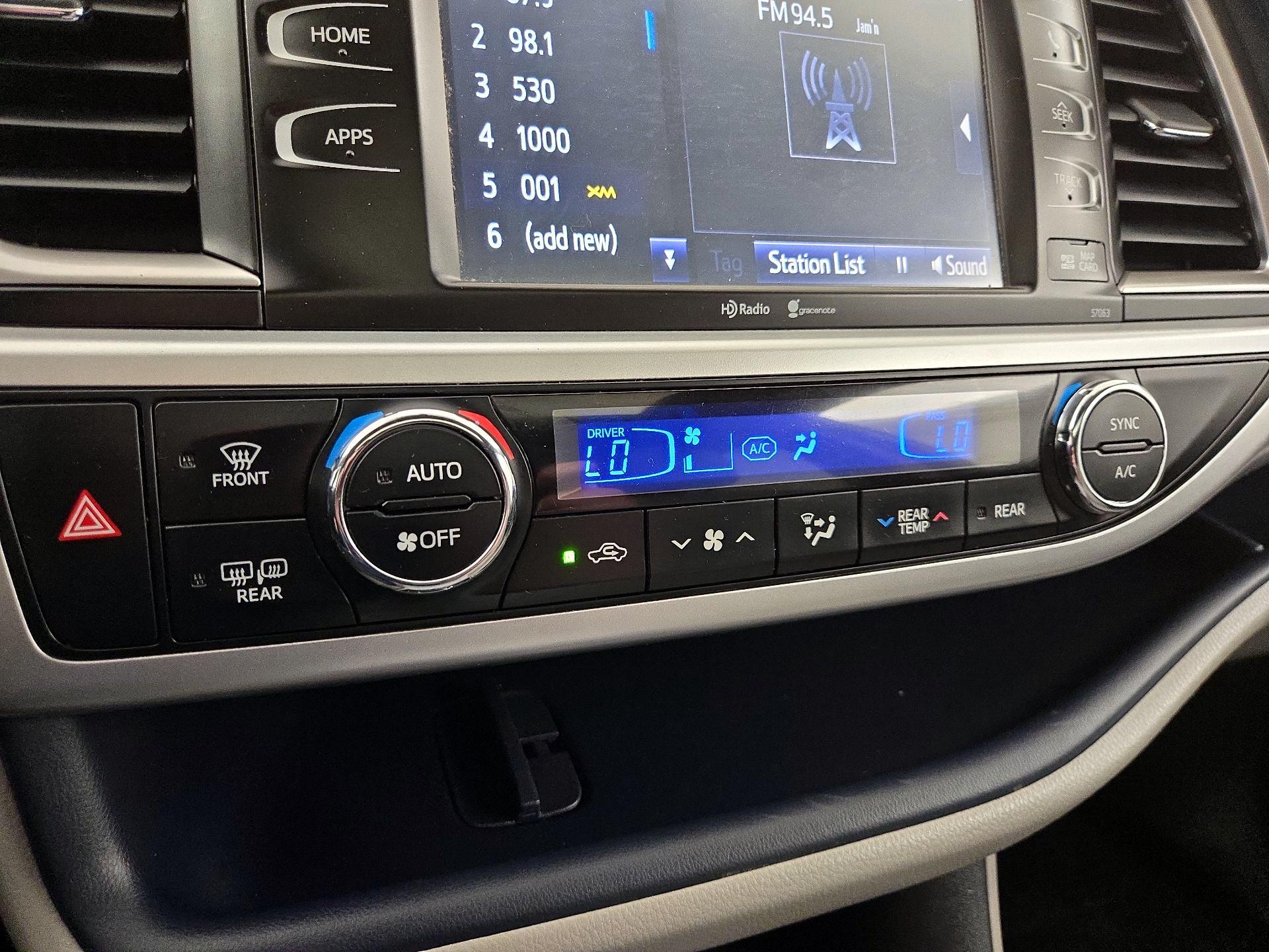 Thumbnail: 2015 Toyota Highlander - 16