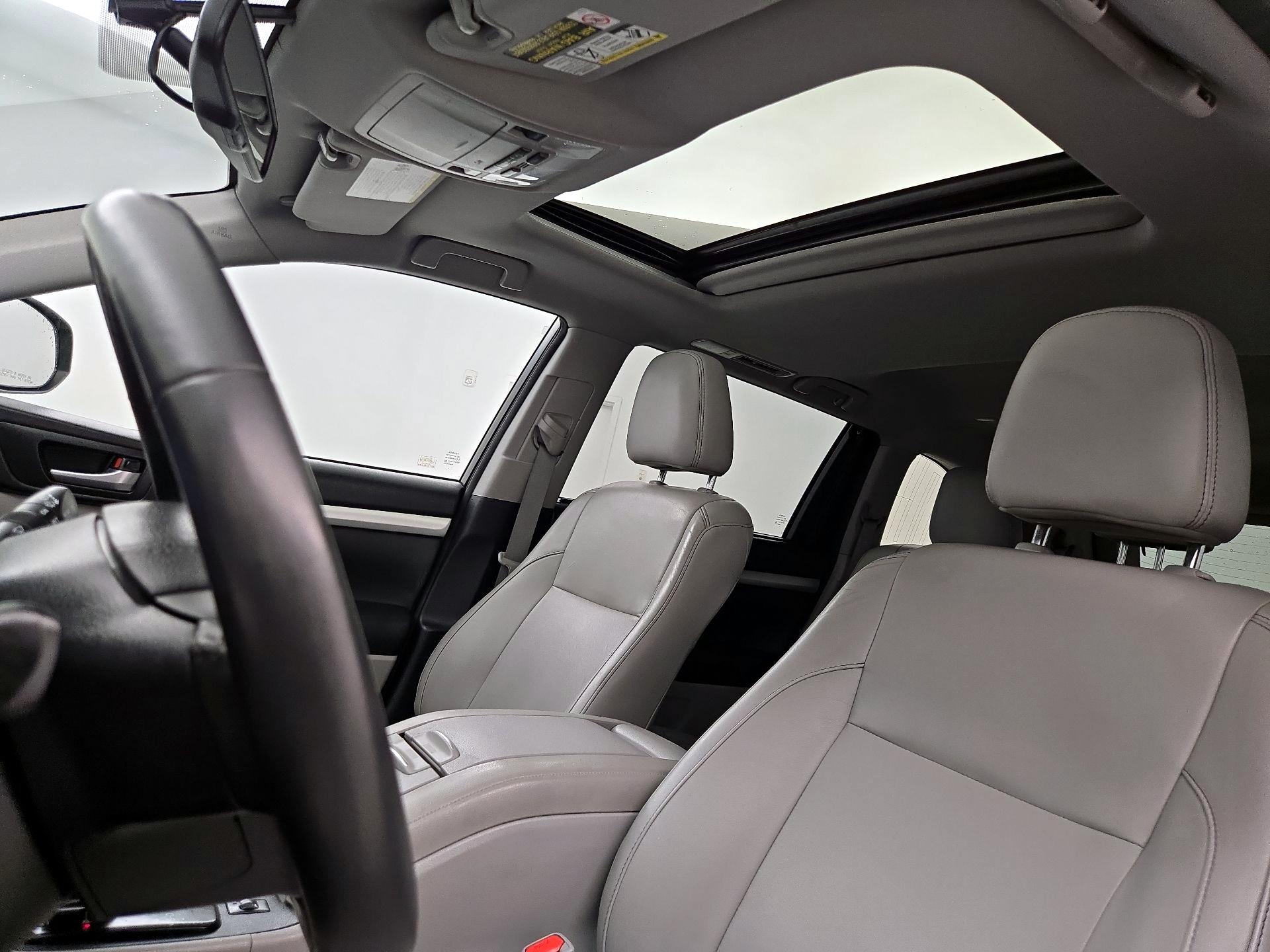Thumbnail: 2015 Toyota Highlander - 19