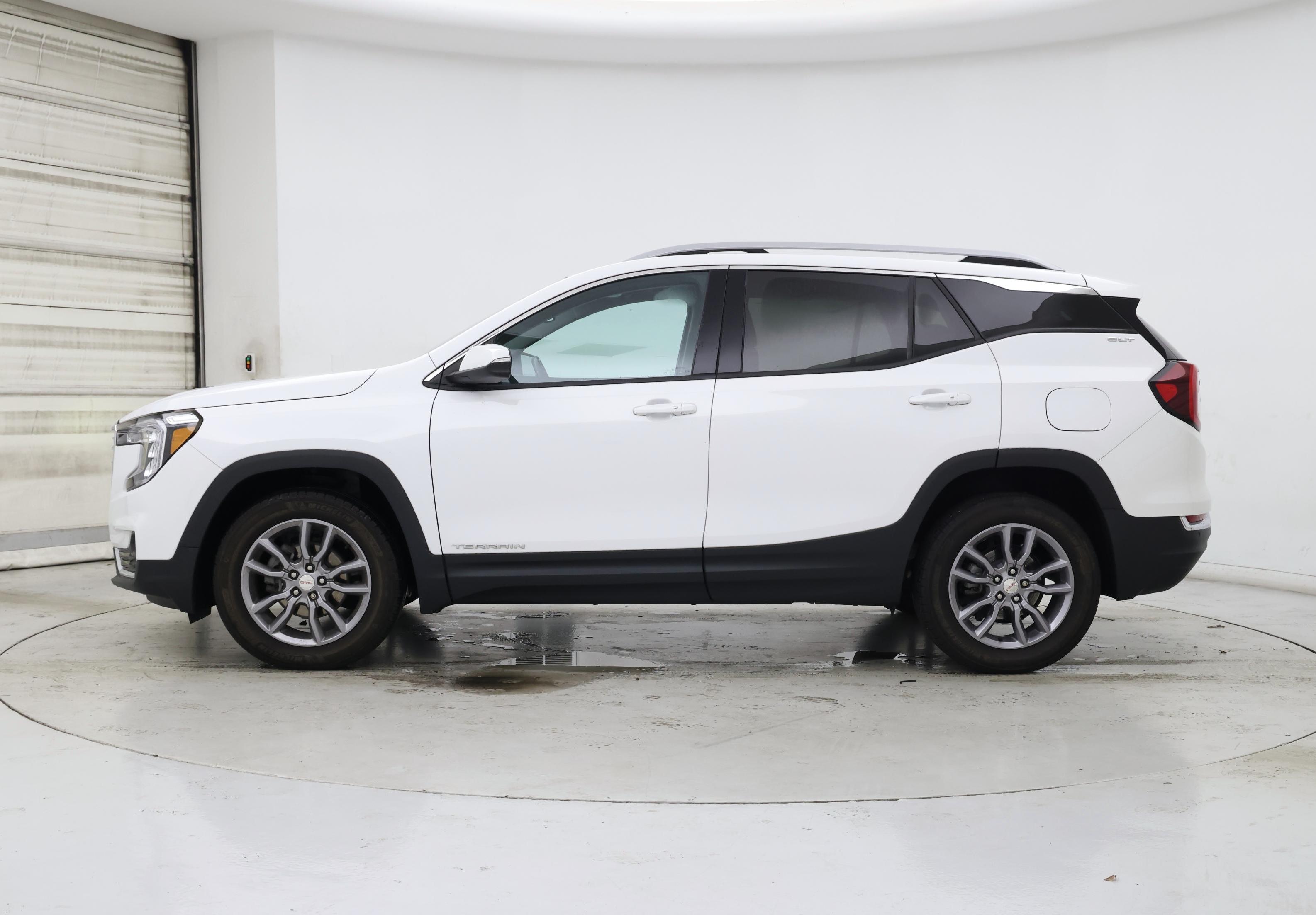 Thumbnail: 2022 GMC Terrain - 3