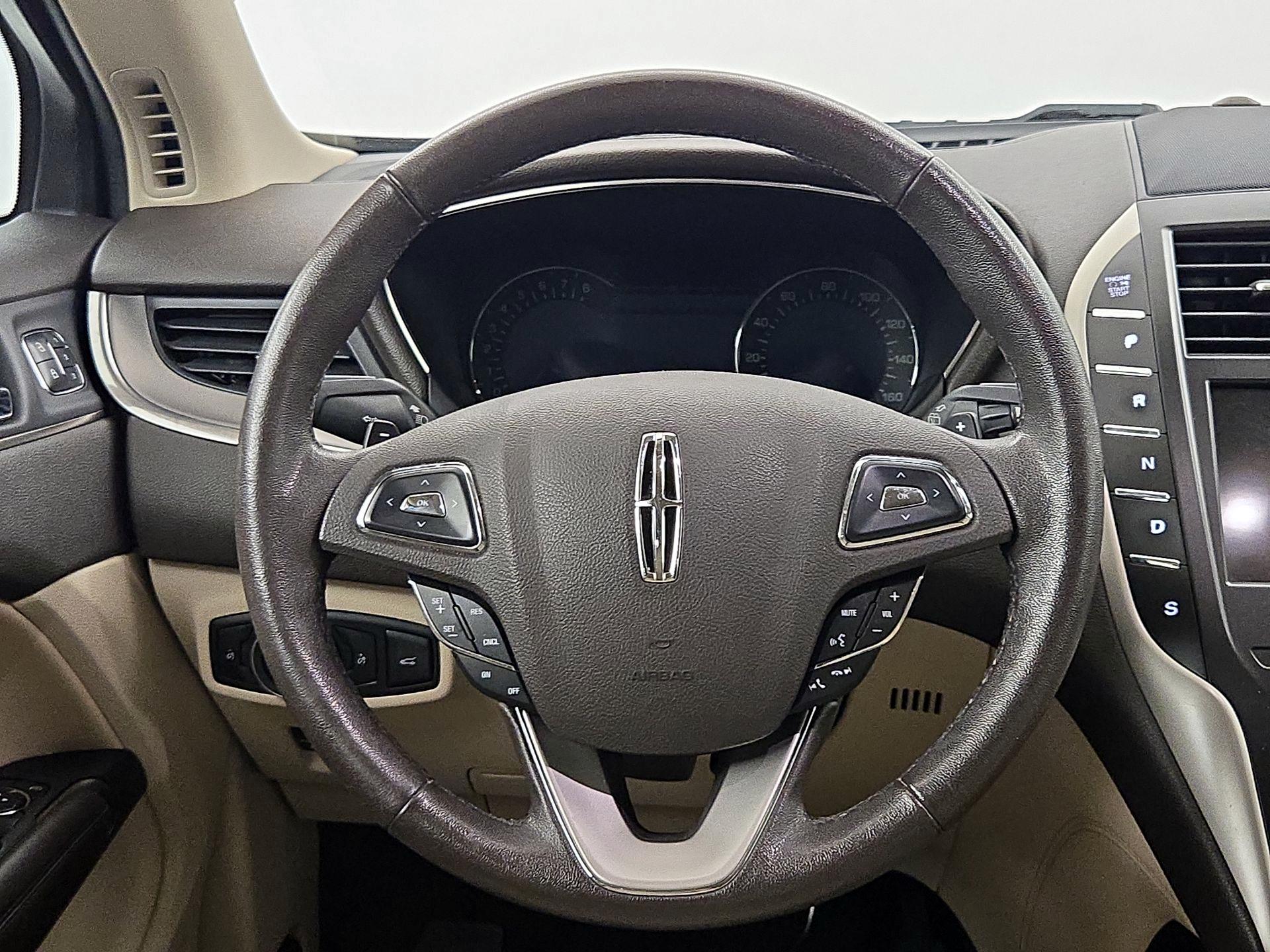 Thumbnail: 2018 Lincoln MKC - 10