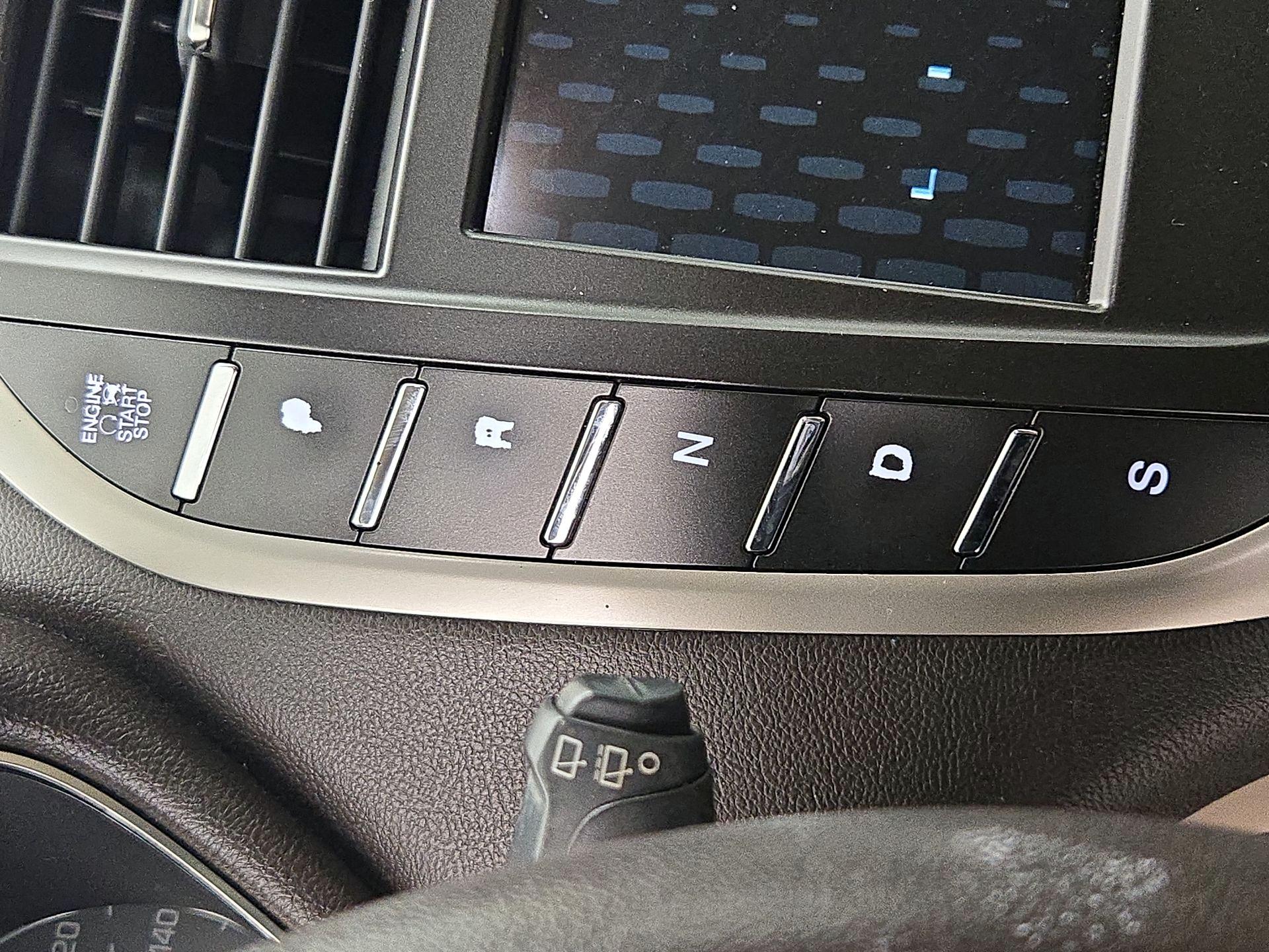 Thumbnail: 2018 Lincoln MKC - 17