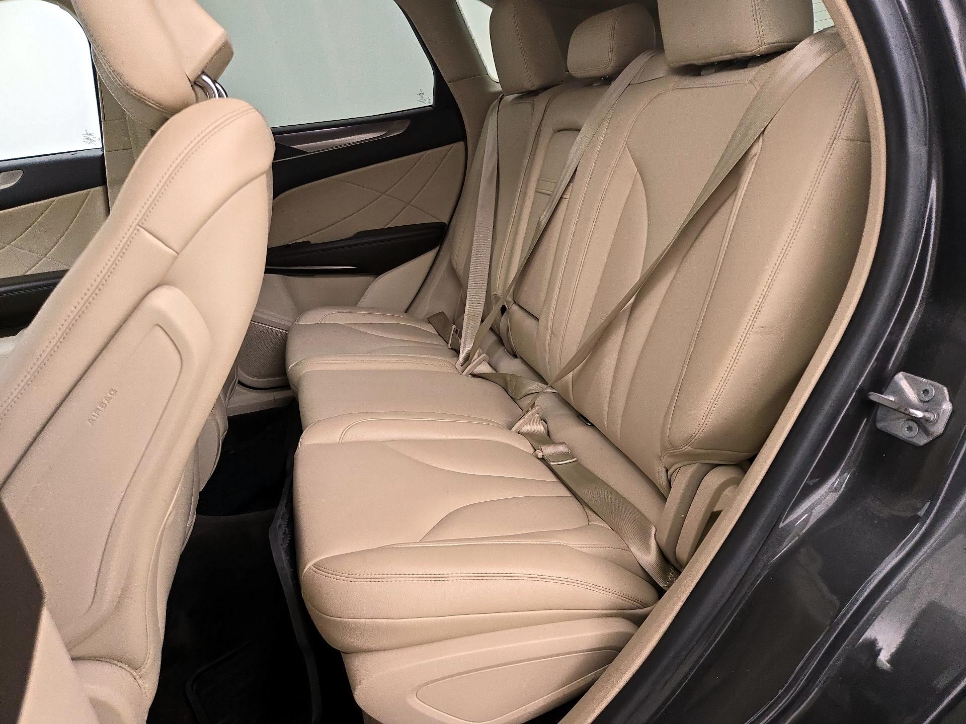 Thumbnail: 2018 Lincoln MKC - 19