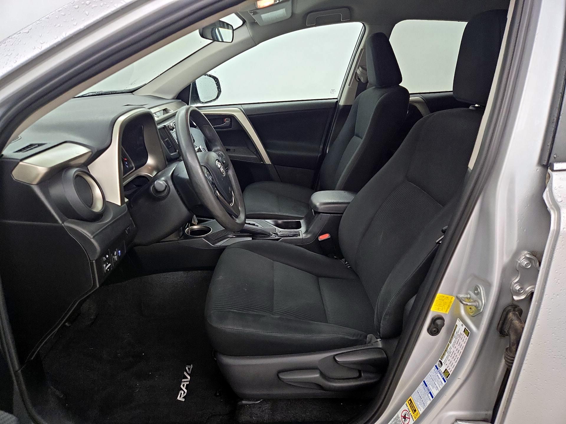 Thumbnail: 2015 Toyota RAV4 - 11
