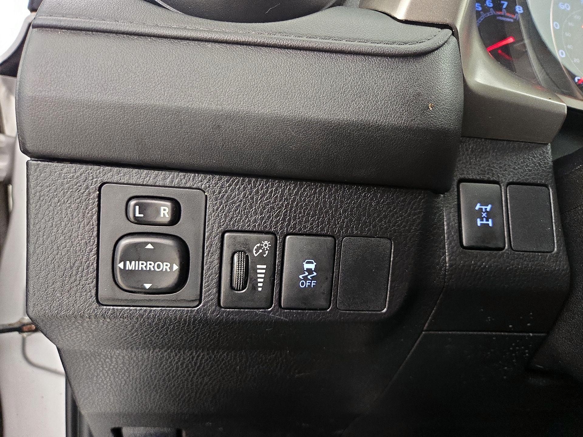 Thumbnail: 2015 Toyota RAV4 - 13