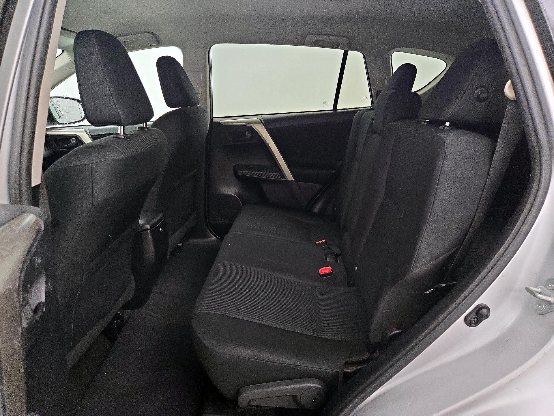 Thumbnail: 2015 Toyota RAV4 - 19