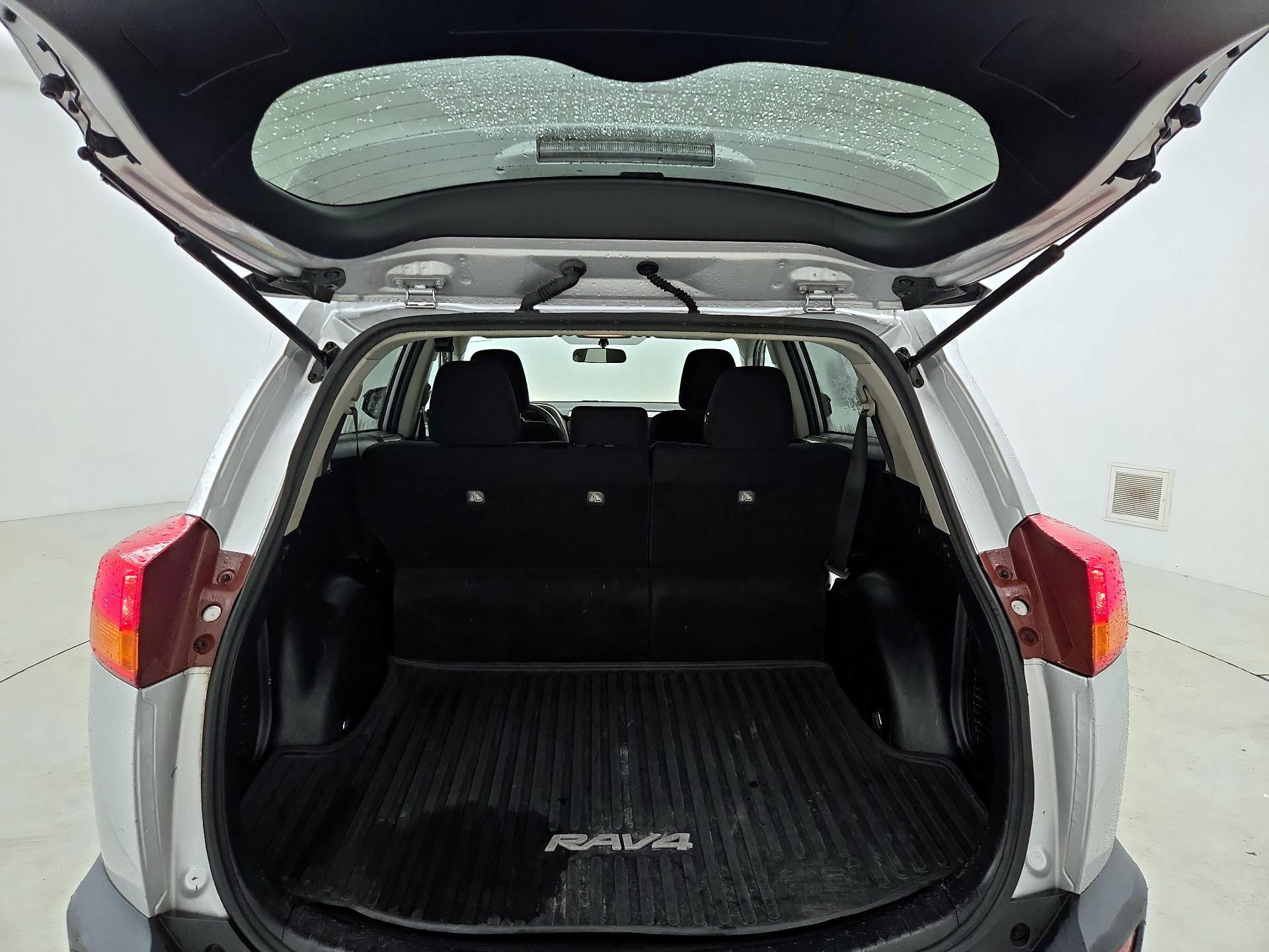 Thumbnail: 2015 Toyota RAV4 - 20