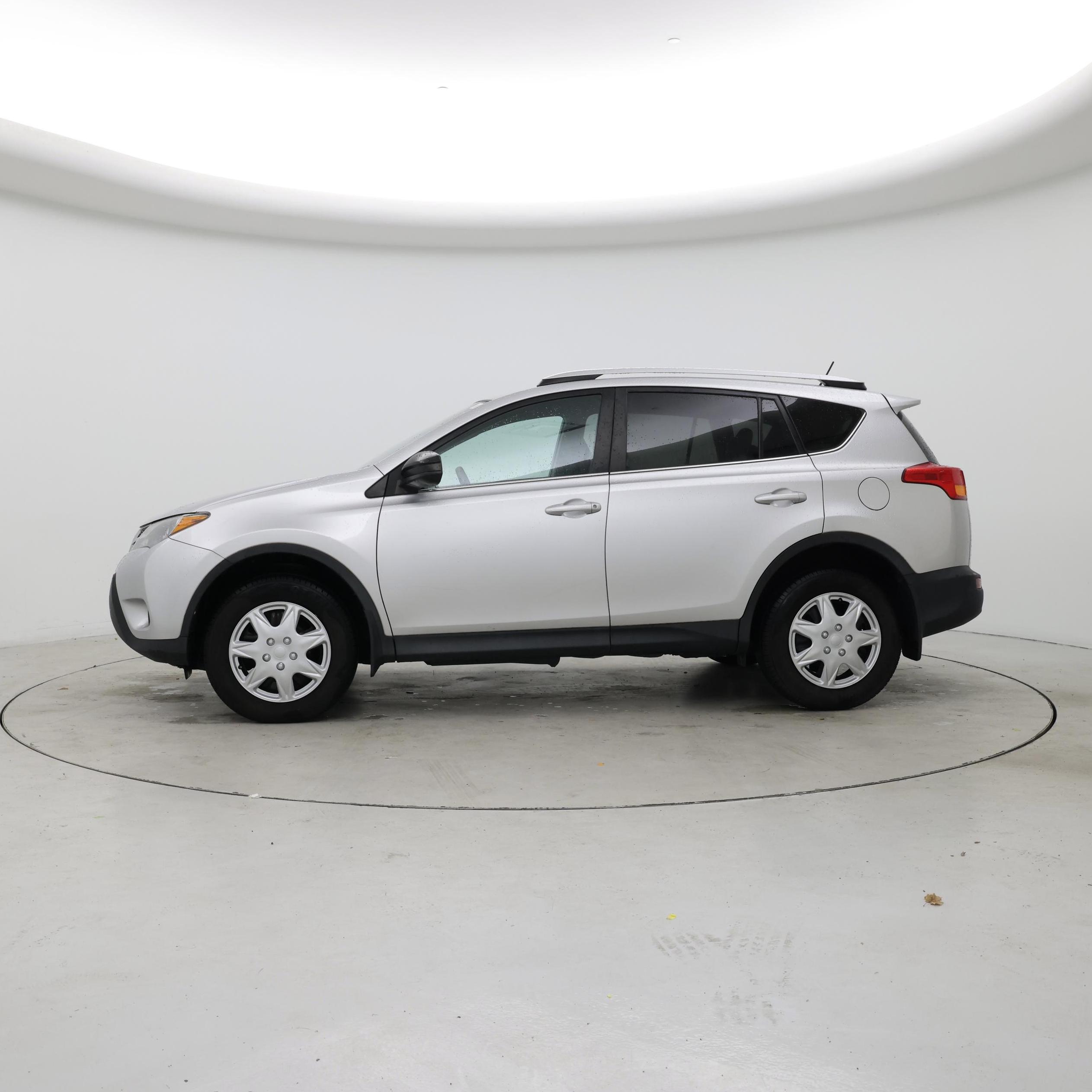 Thumbnail: 2015 Toyota RAV4 - 3
