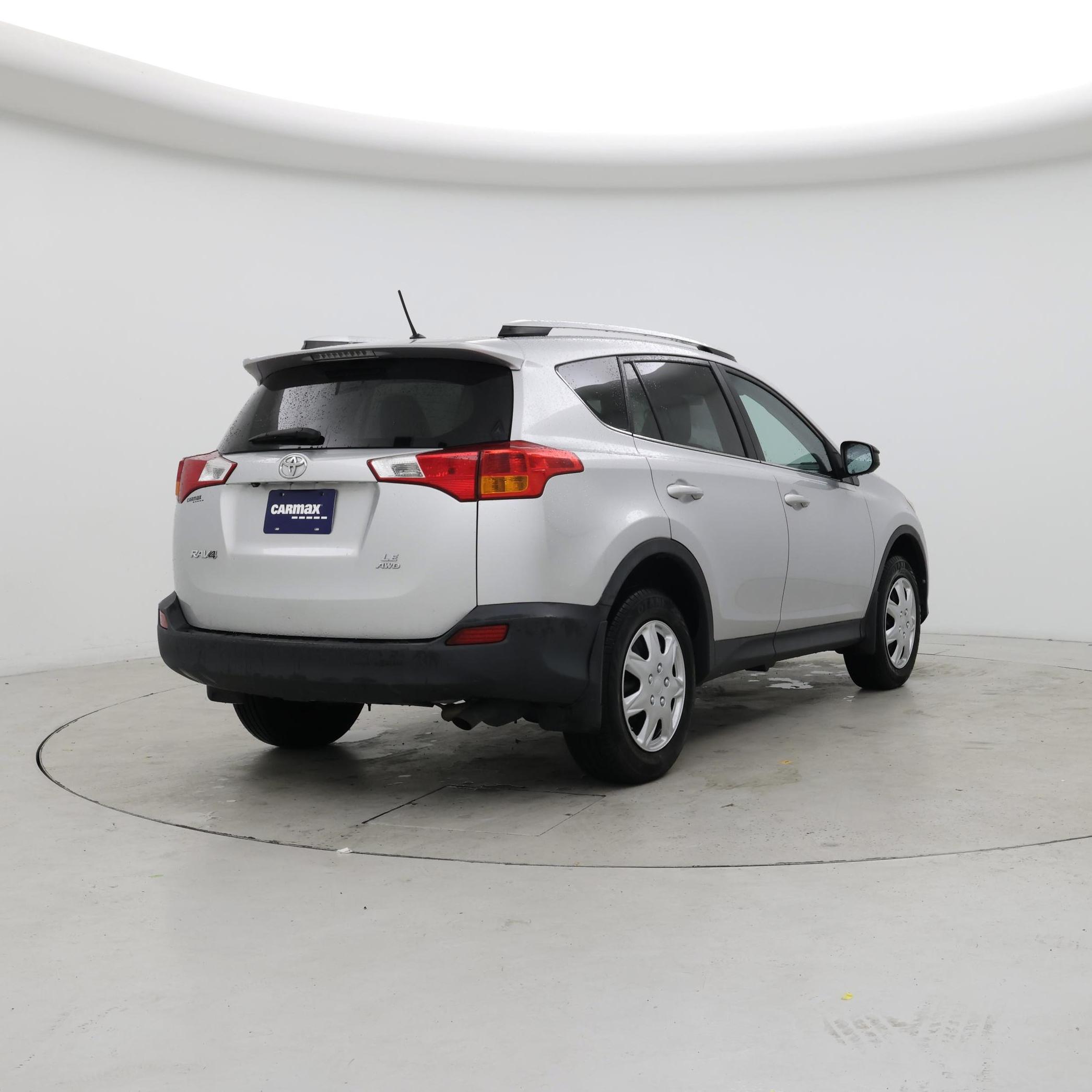 Thumbnail: 2015 Toyota RAV4 - 8
