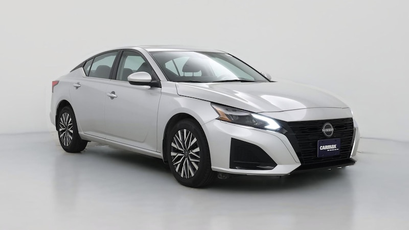 2023 Nissan Altima SV Hero Image
